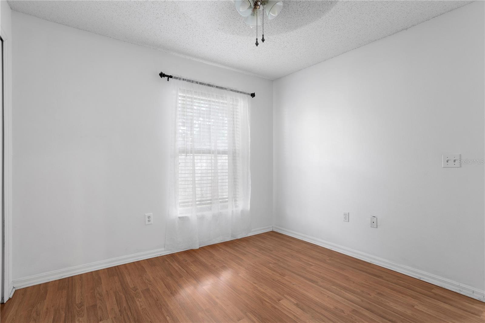 DELTONA LAKES UNIT 42 - Residential Lease