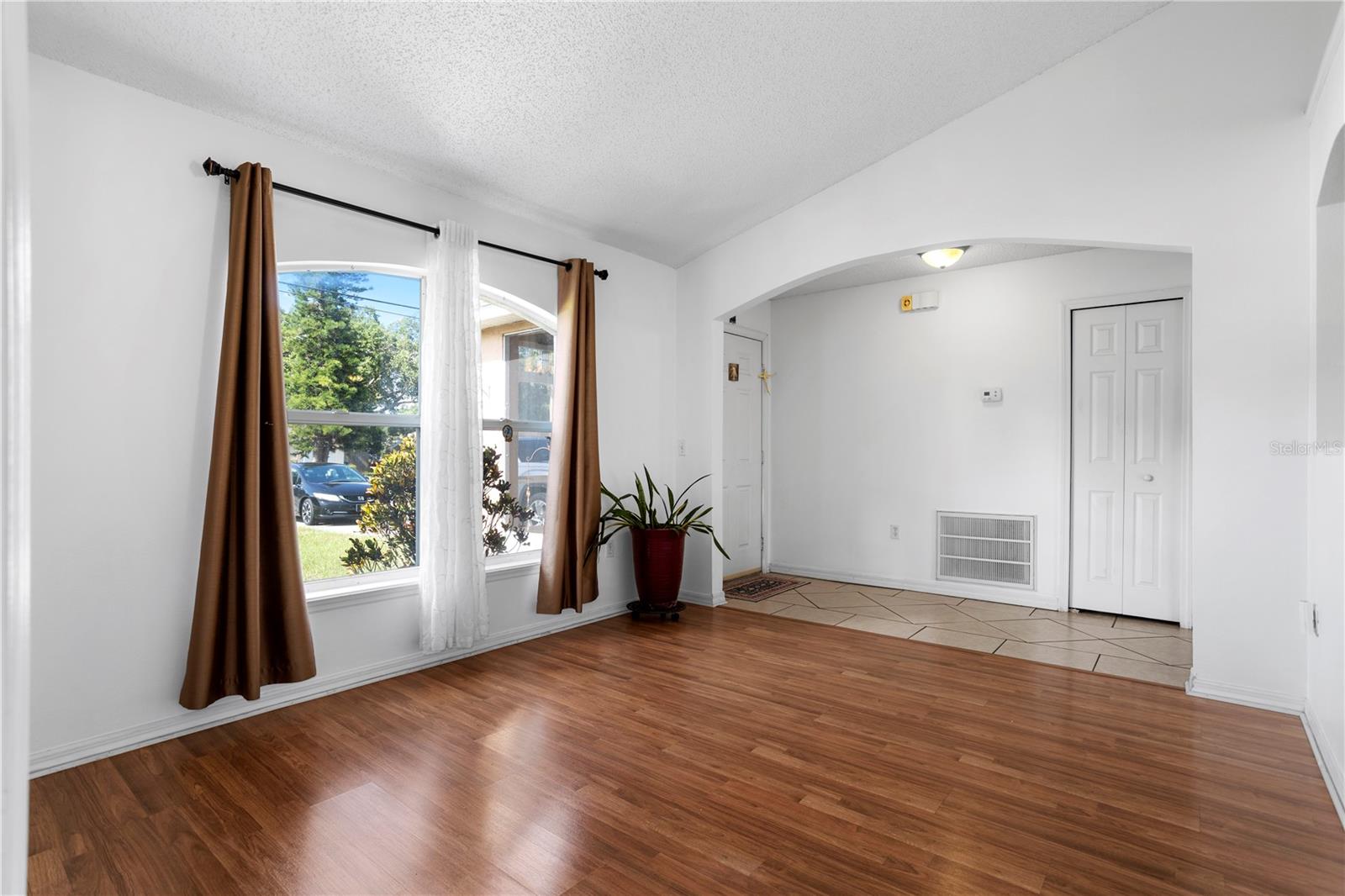 DELTONA LAKES UNIT 42 - Residential Lease