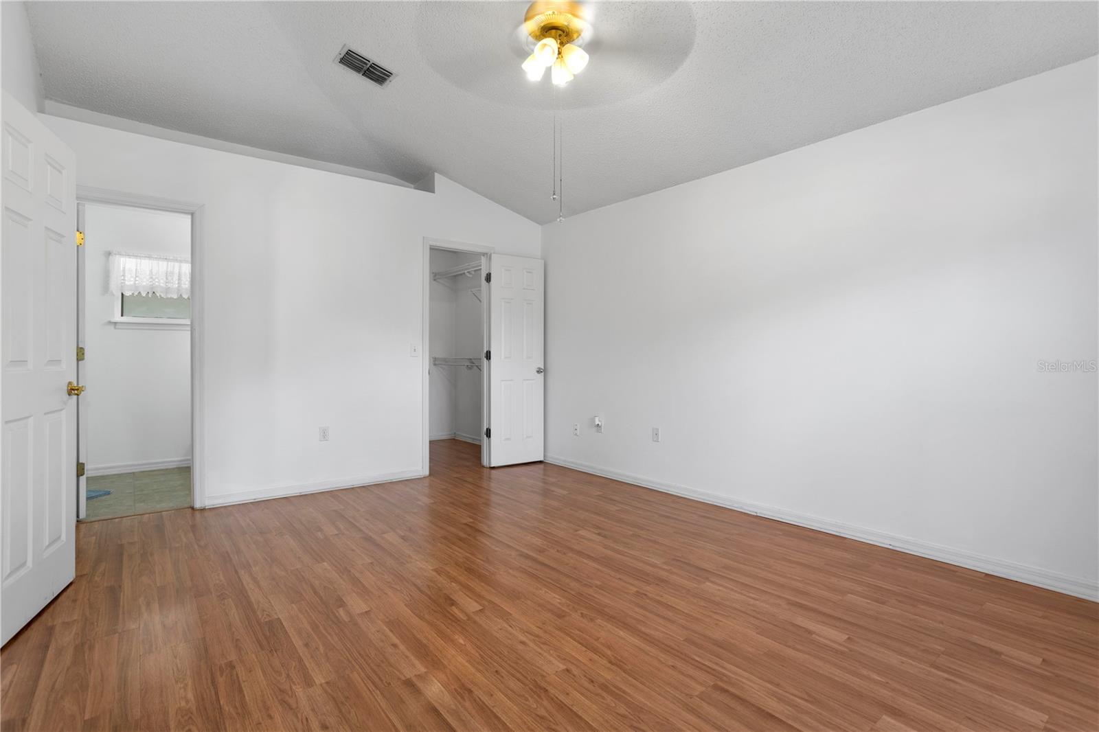 DELTONA LAKES UNIT 42 - Residential Lease