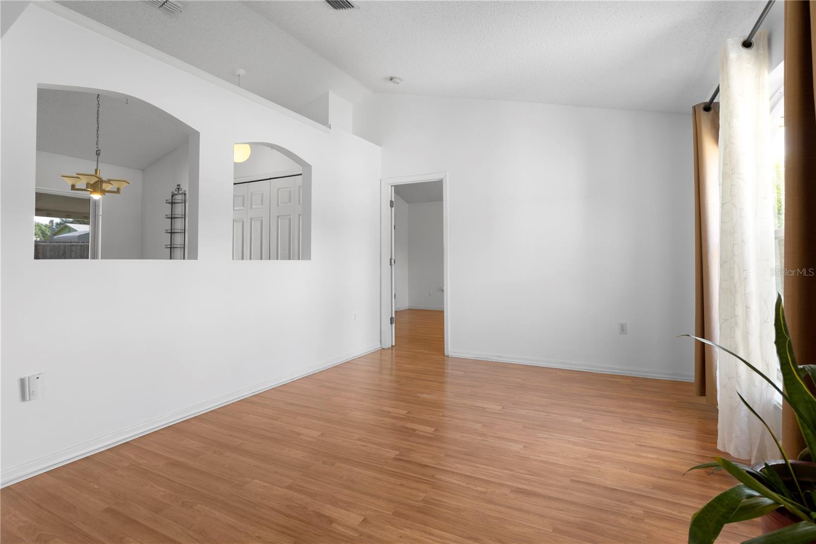 DELTONA LAKES UNIT 42 - Residential Lease