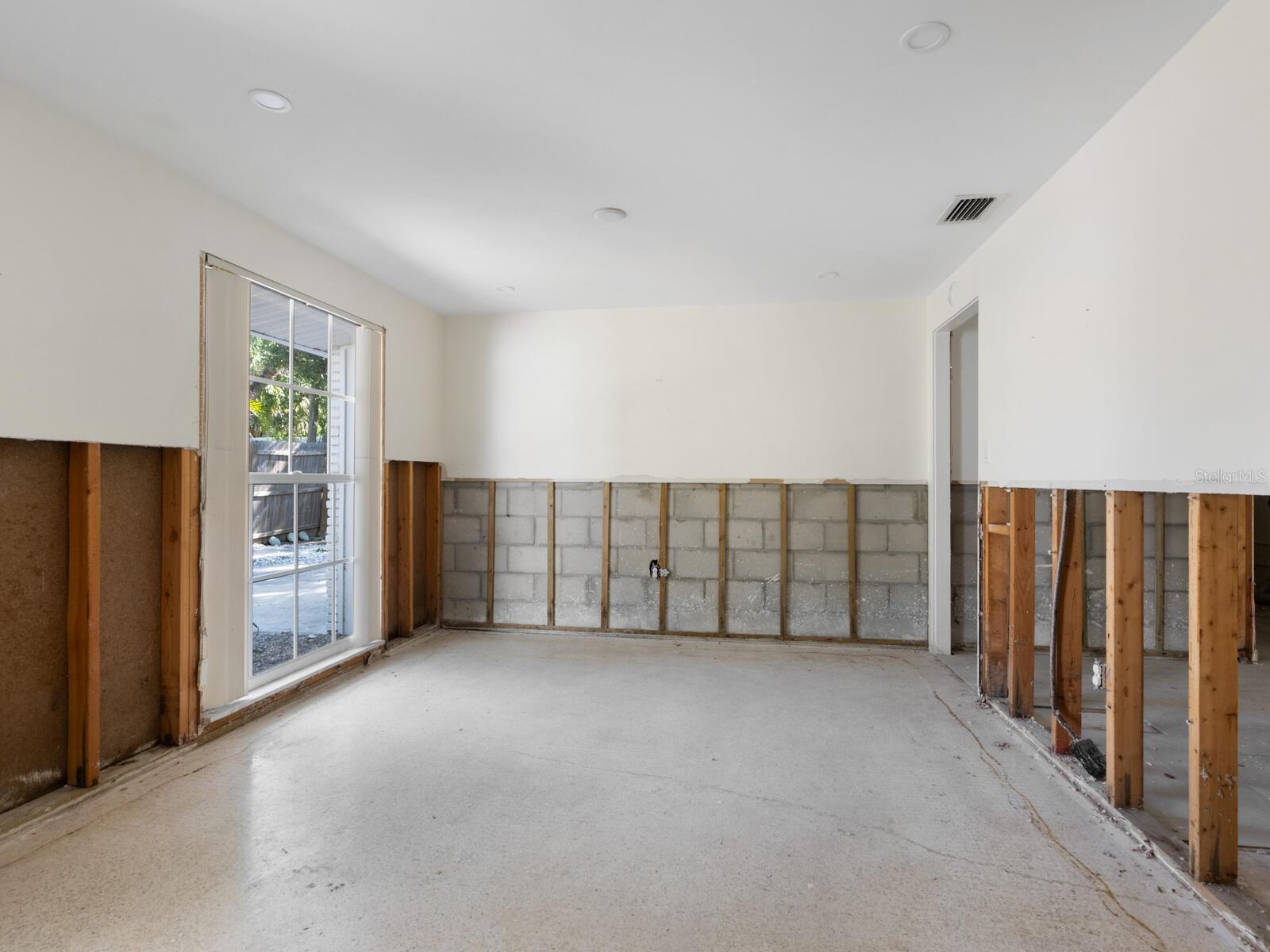 SIESTA ISLES - Residential