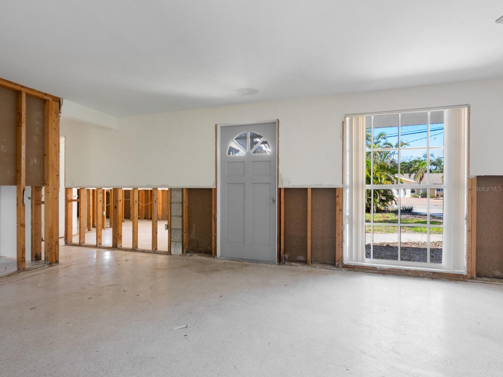 SIESTA ISLES - Residential