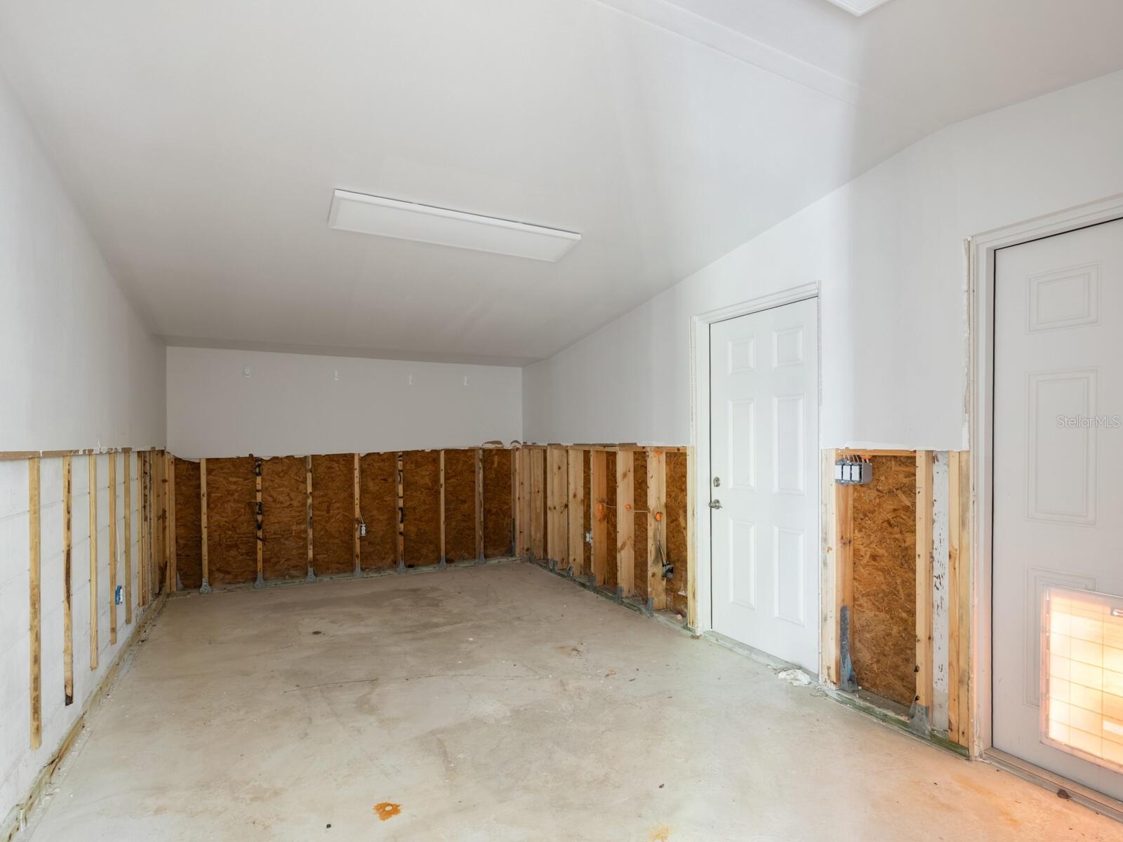 SIESTA ISLES - Residential