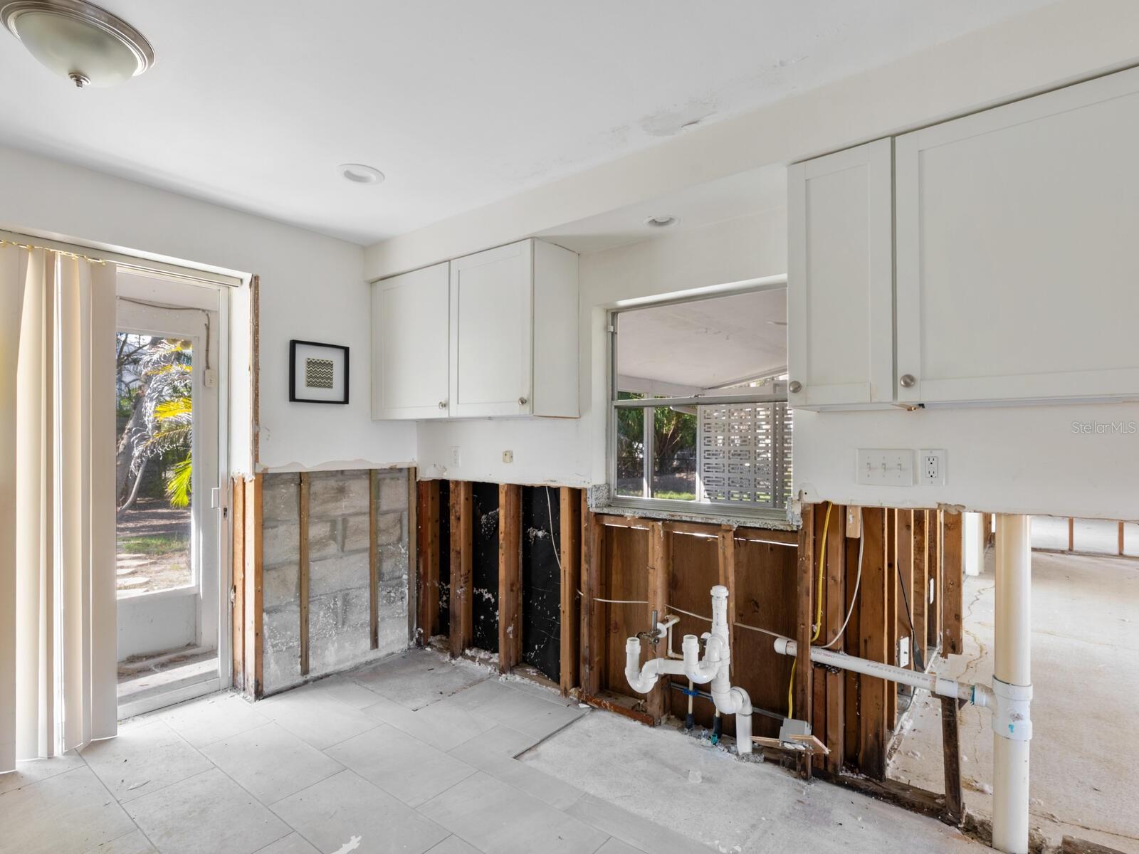 SIESTA ISLES - Residential