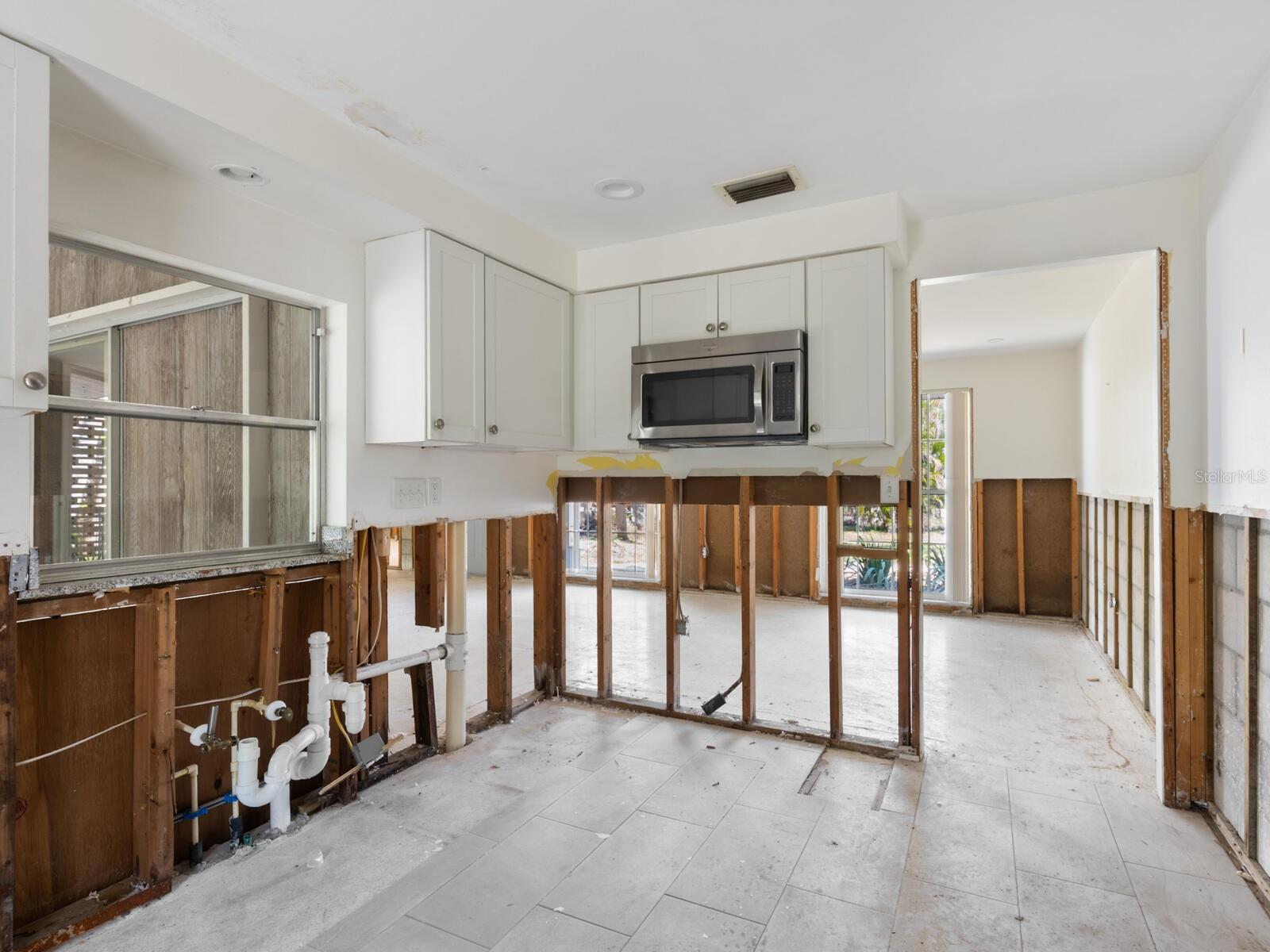 SIESTA ISLES - Residential