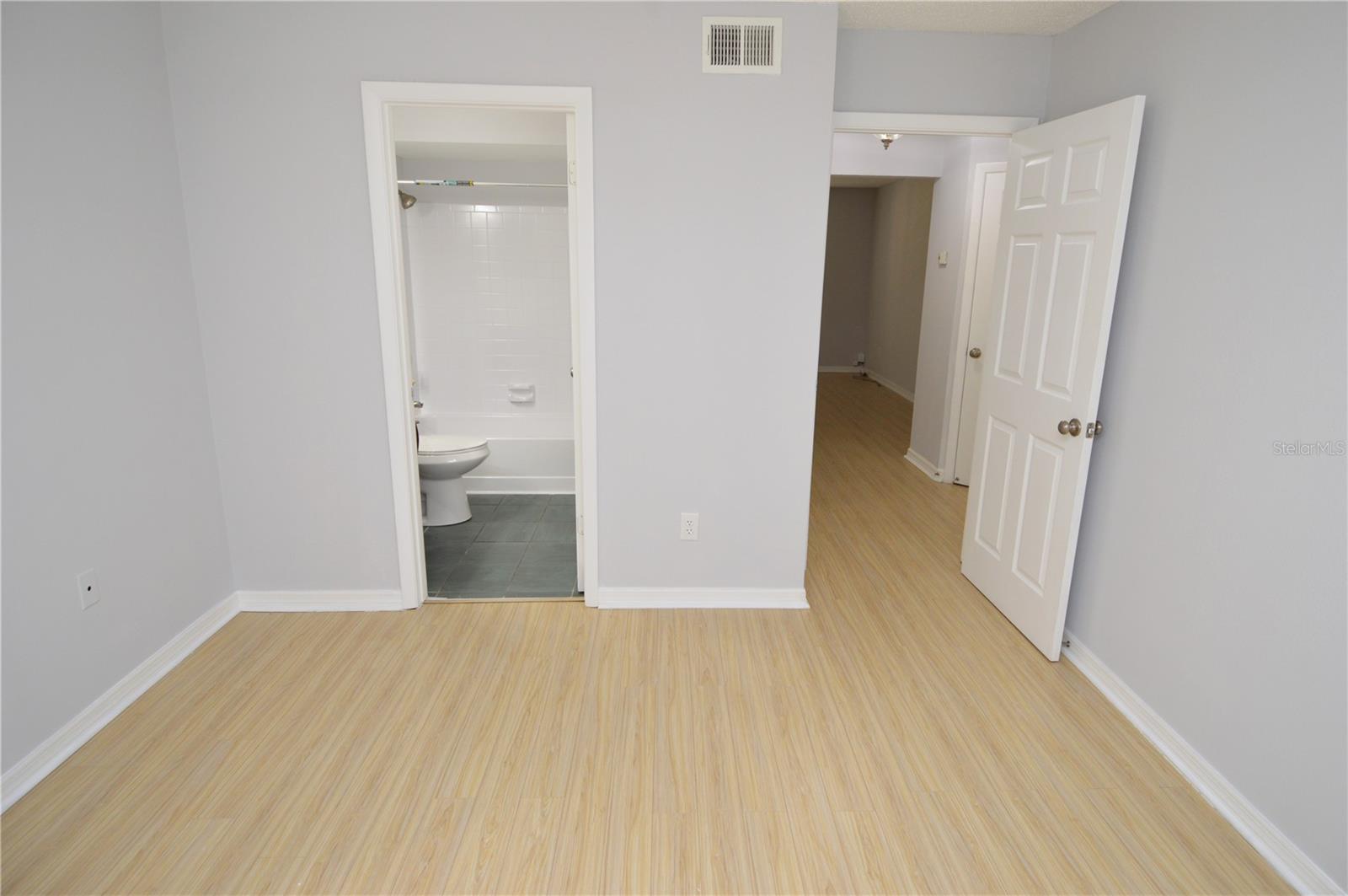 THE GRAND RESERVE CONDO - Residential Lease