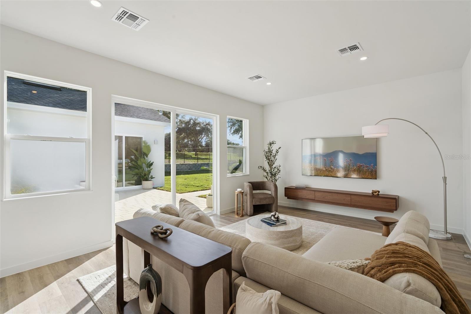 BOULEVARD OAKS OF LADY LAKE - Residential