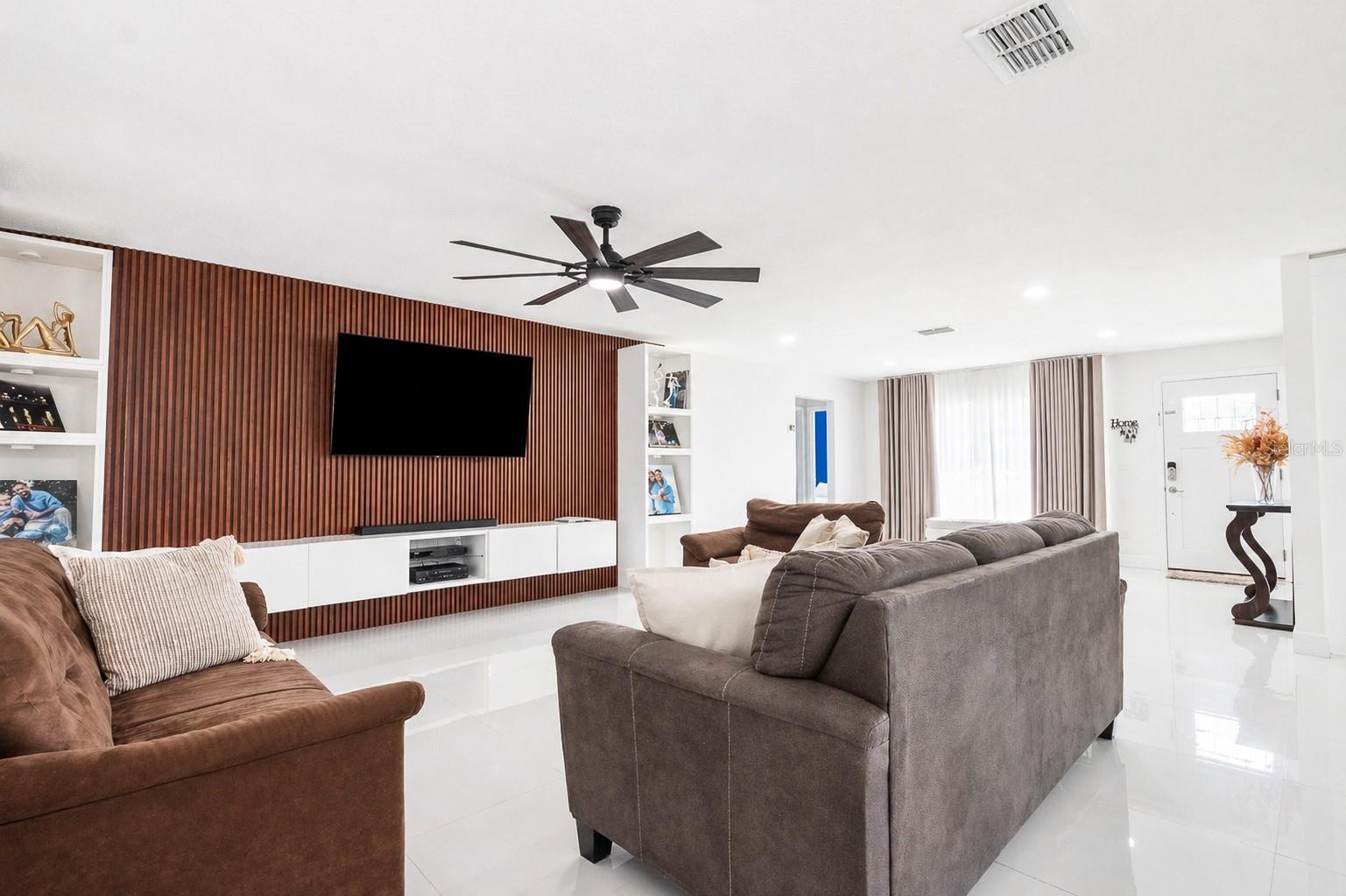 ORANGEWOOD SHADOWWOOD - Residential