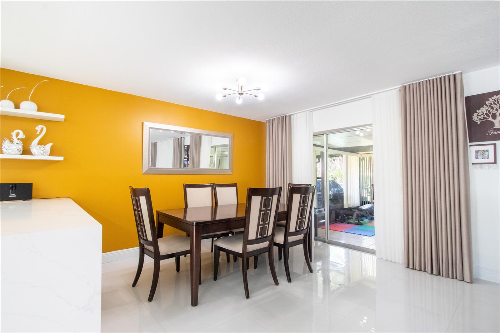 ORANGEWOOD SHADOWWOOD - Residential