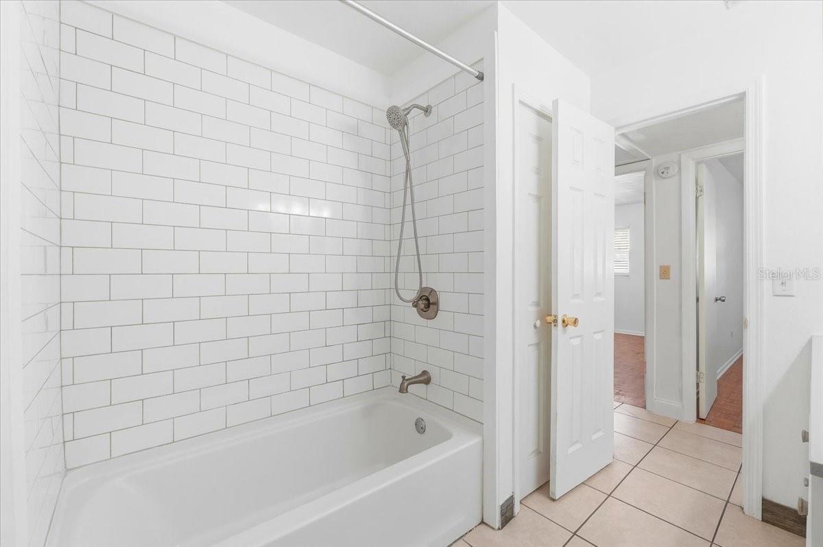 ARIANA COURT - Residential