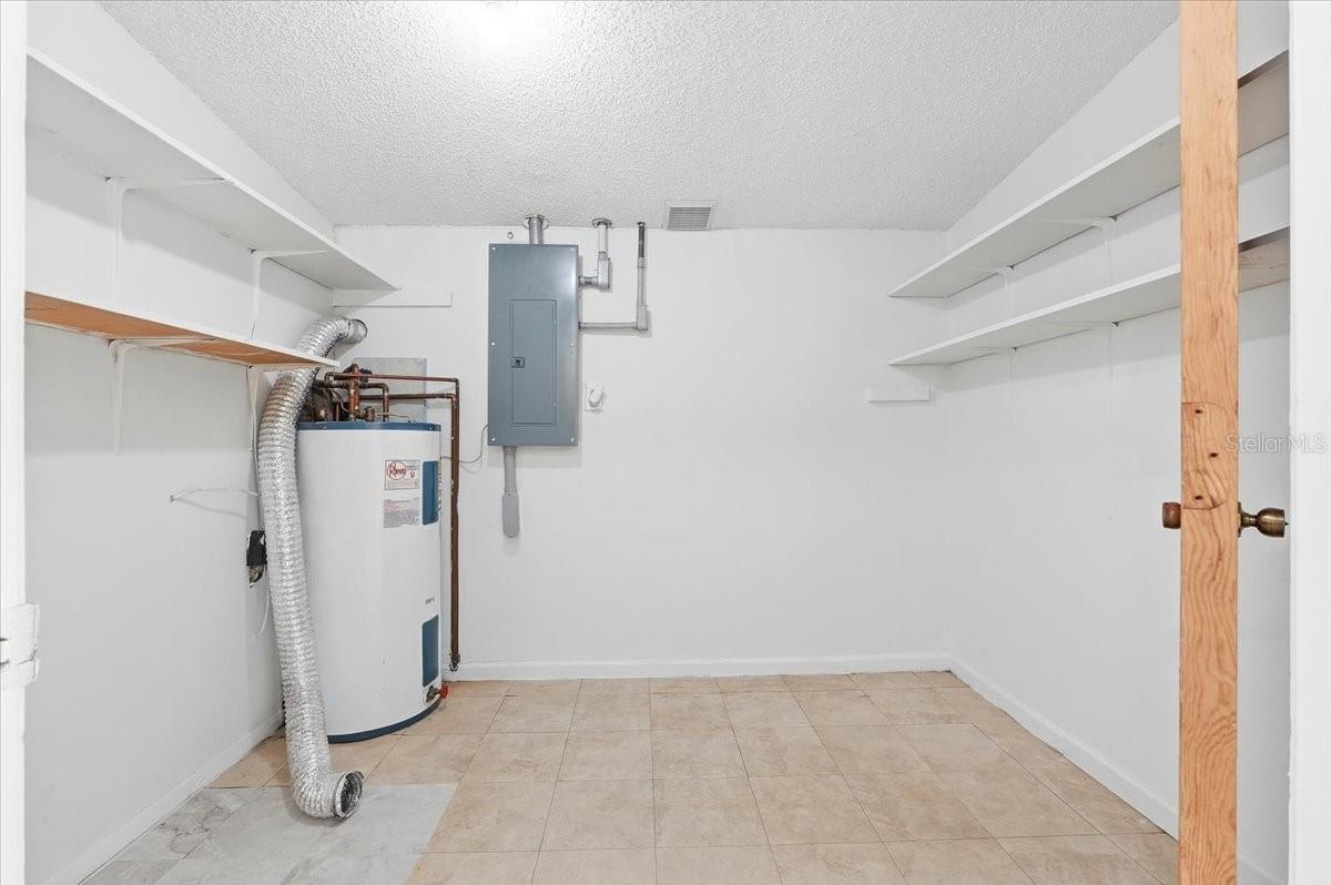 ARIANA COURT - Residential