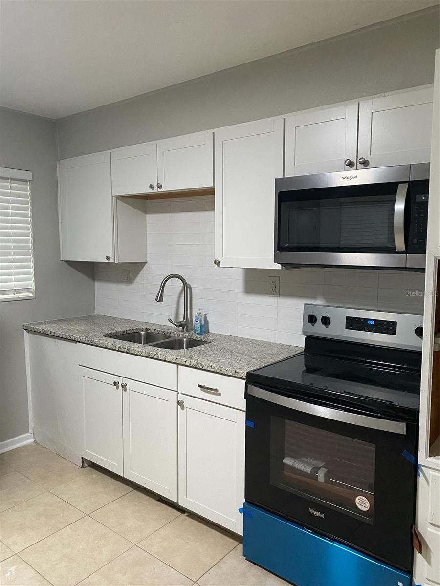 LEESBURG LSBG REALTY COS ADD - Residential Lease