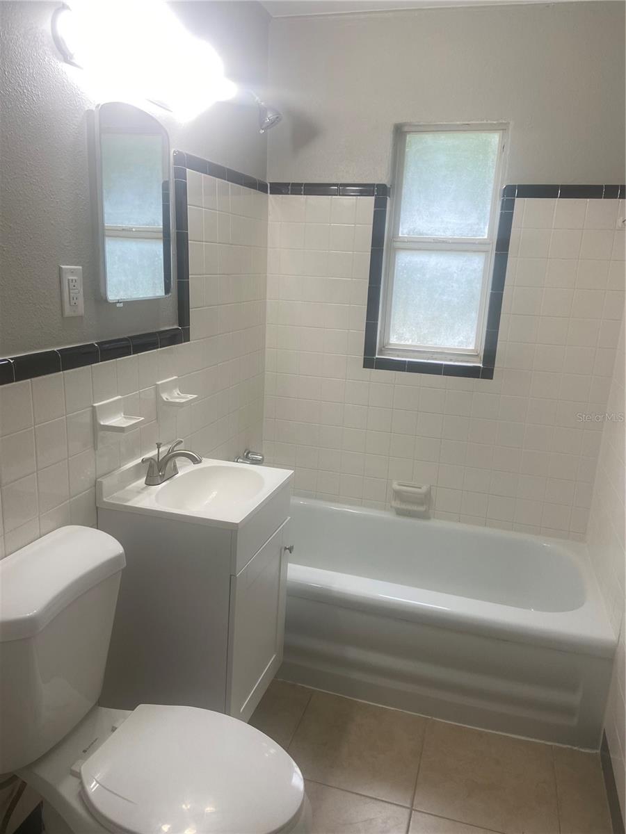 LEESBURG LSBG REALTY COS ADD - Residential Lease