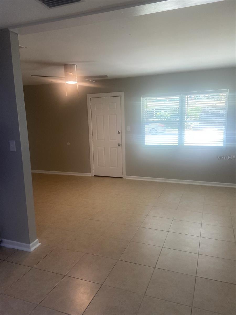 LEESBURG LSBG REALTY COS ADD - Residential Lease