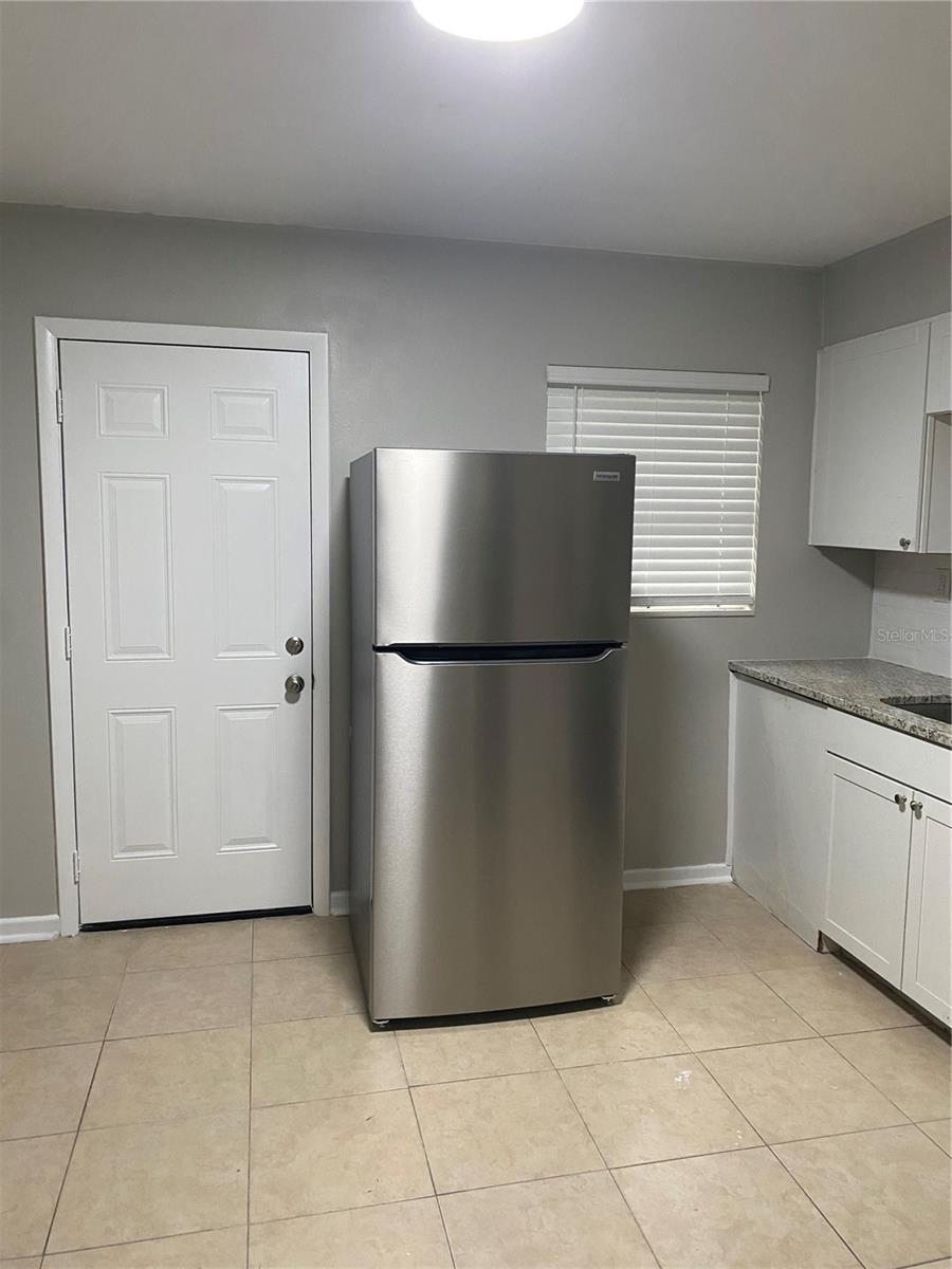 LEESBURG LSBG REALTY COS ADD - Residential Lease