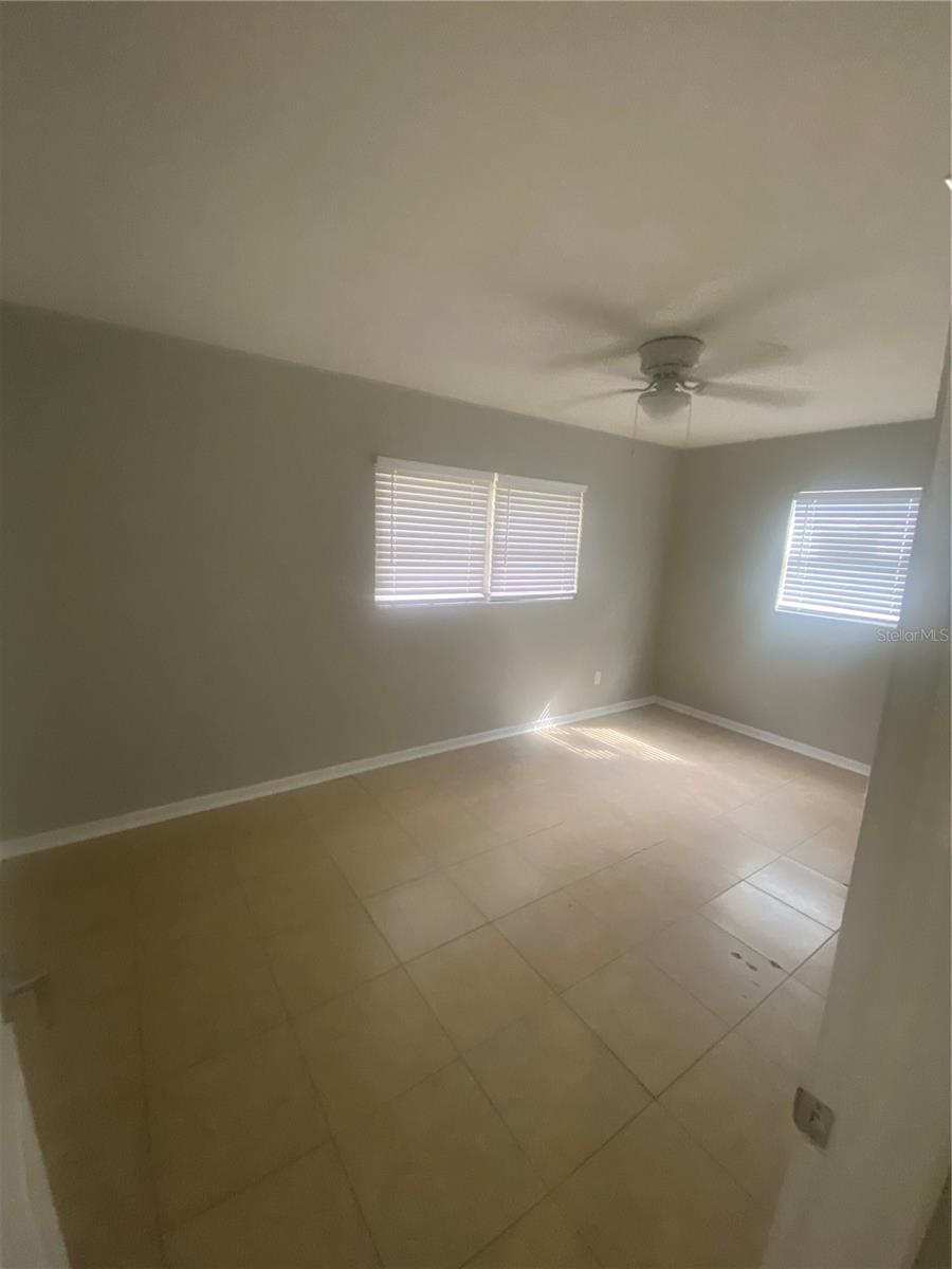 LEESBURG LSBG REALTY COS ADD - Residential Lease