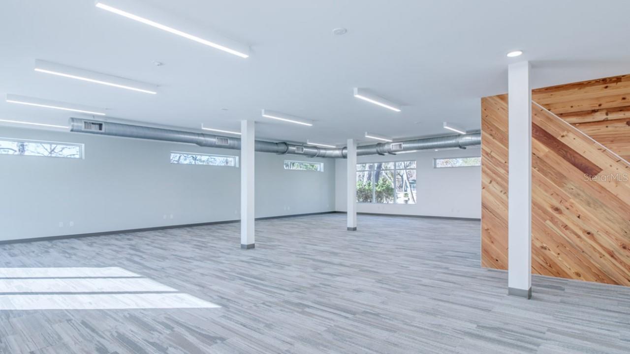 BAILEY J B ESTATE - Commercial Lease