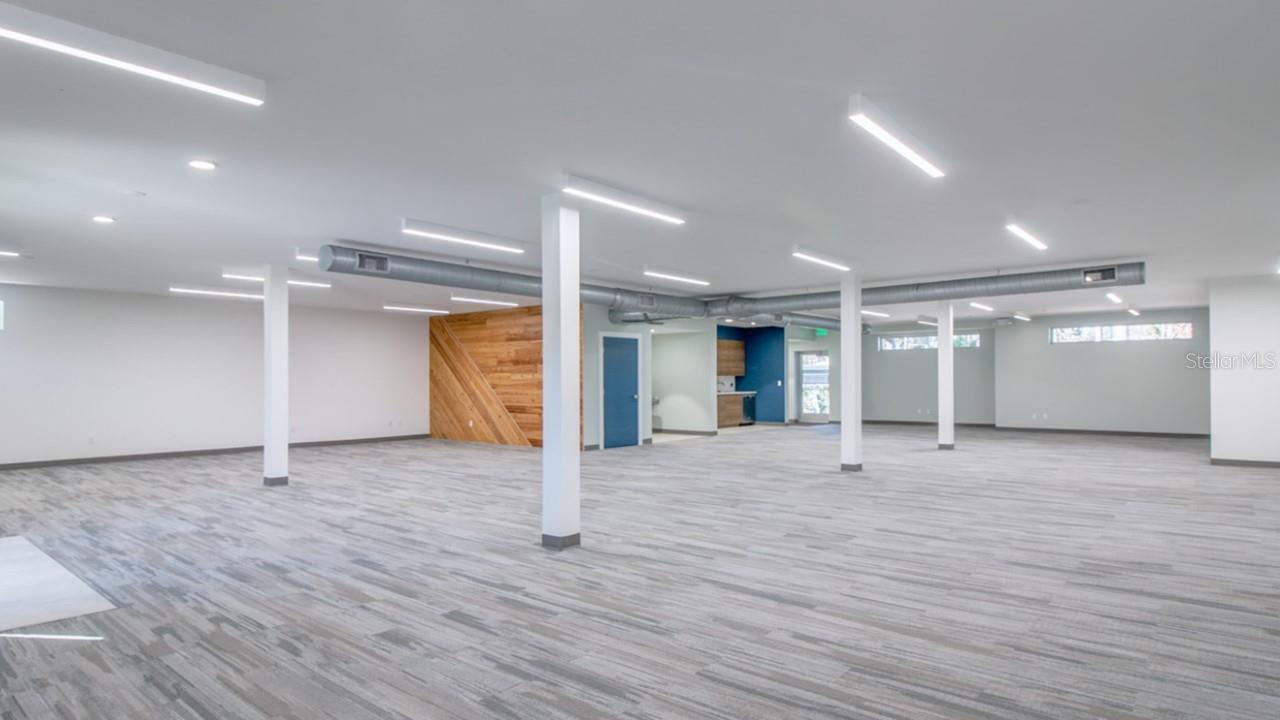 BAILEY J B ESTATE - Commercial Lease