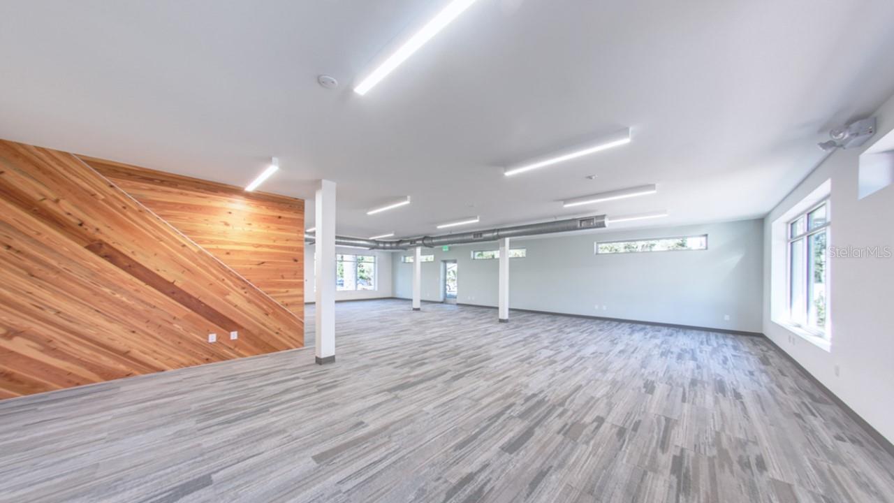 BAILEY J B ESTATE - Commercial Lease