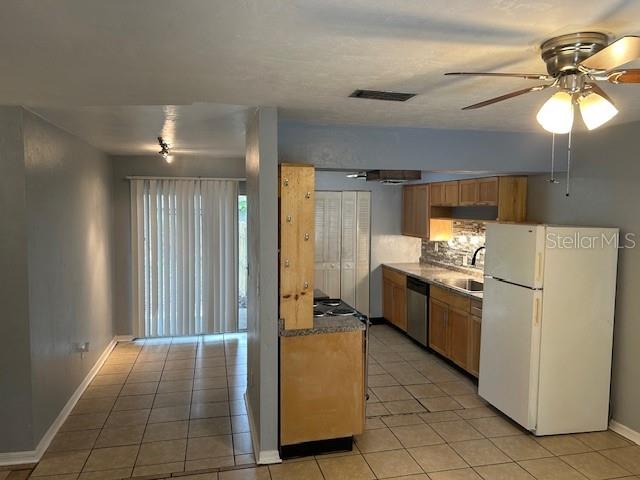 SUGARFOOT OAKS - Residential Lease