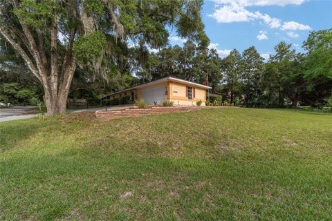 A home in DUNNELLON