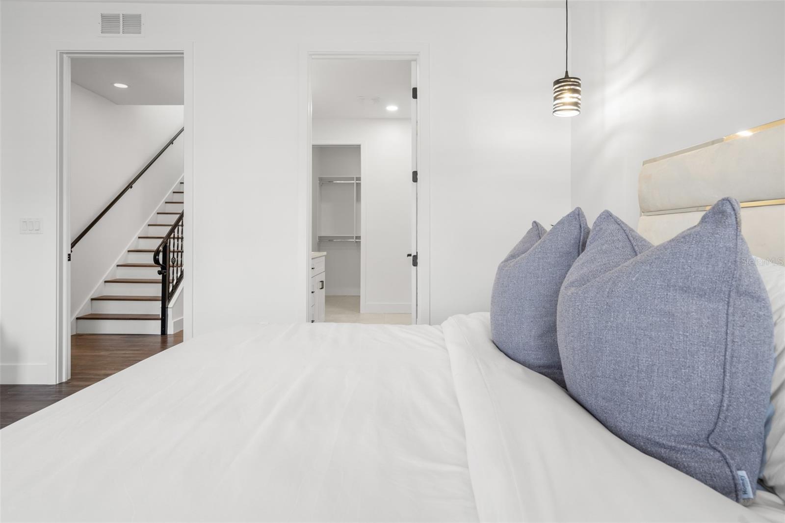 LATITUDES IN THE PARK TWNHMS - Residential