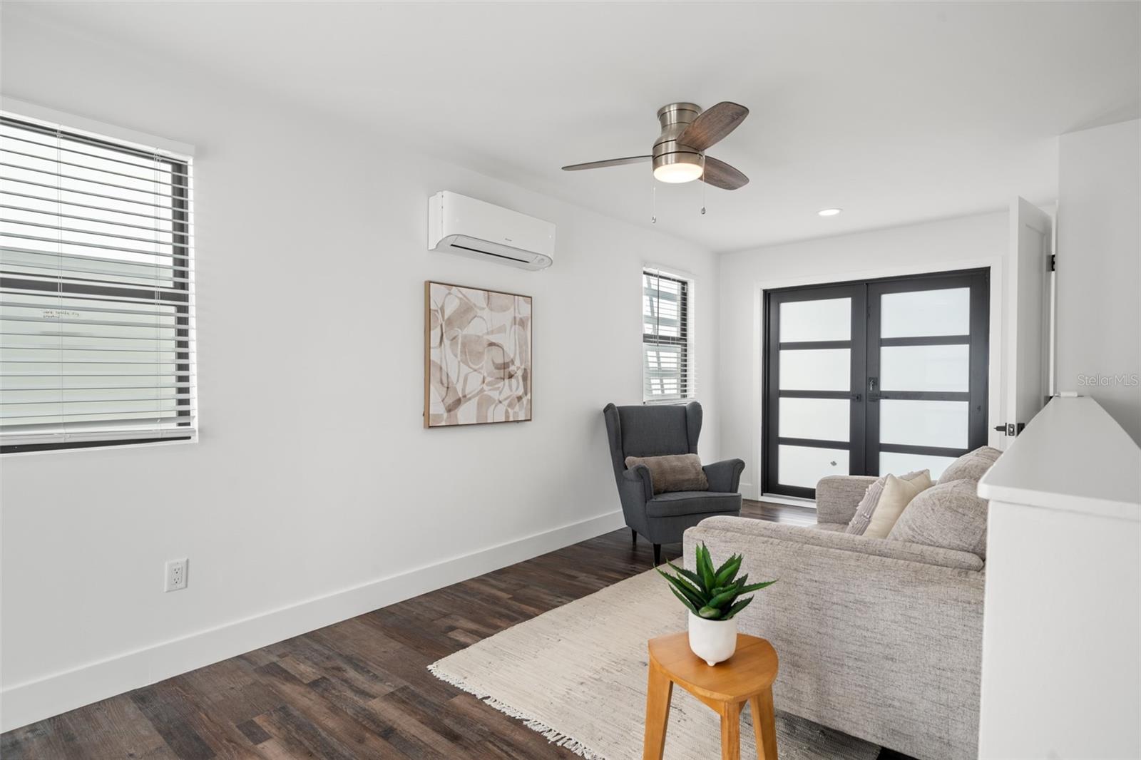 LATITUDES IN THE PARK TWNHMS - Residential