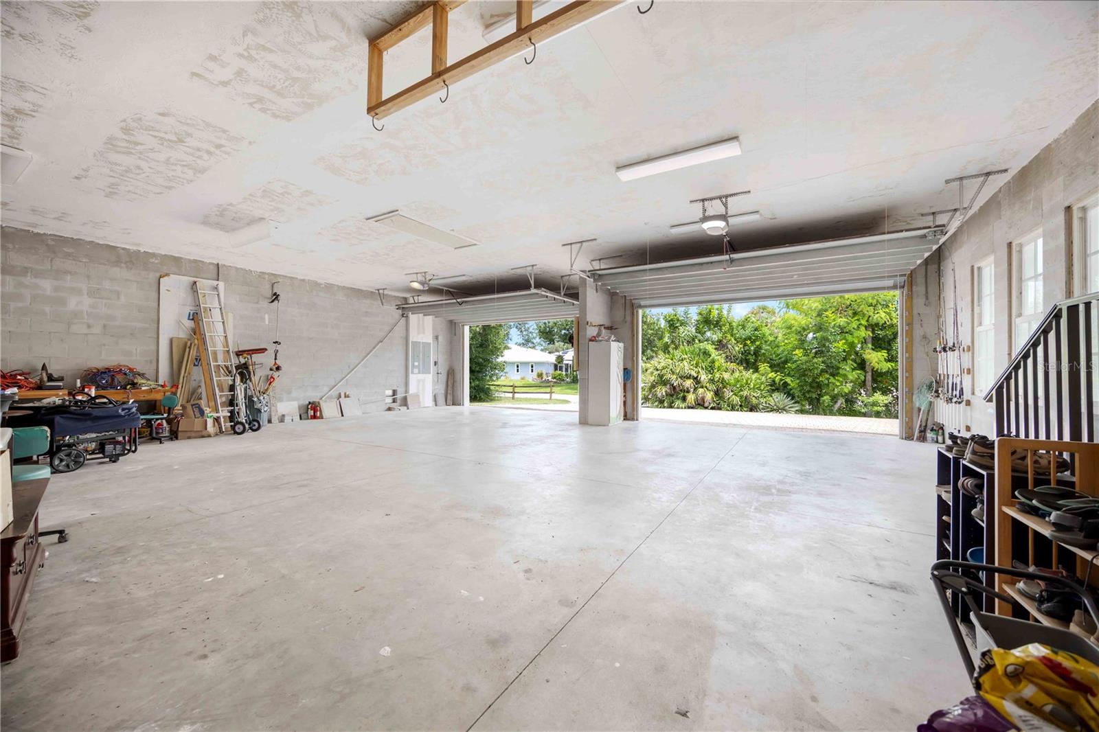 SOUTH VENICE - Residential