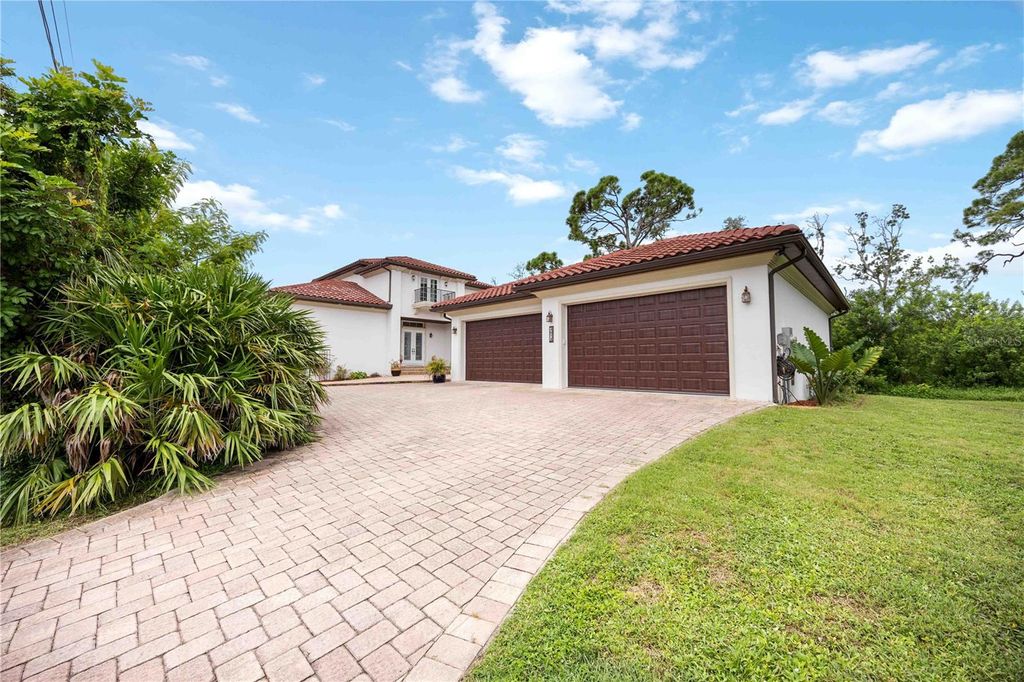 Photo of 3674 Roslyn Road, Venice, FL 34293 (MLS # N6139940)