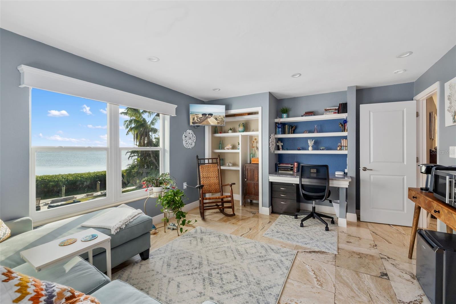 BAY BEACH - Residential