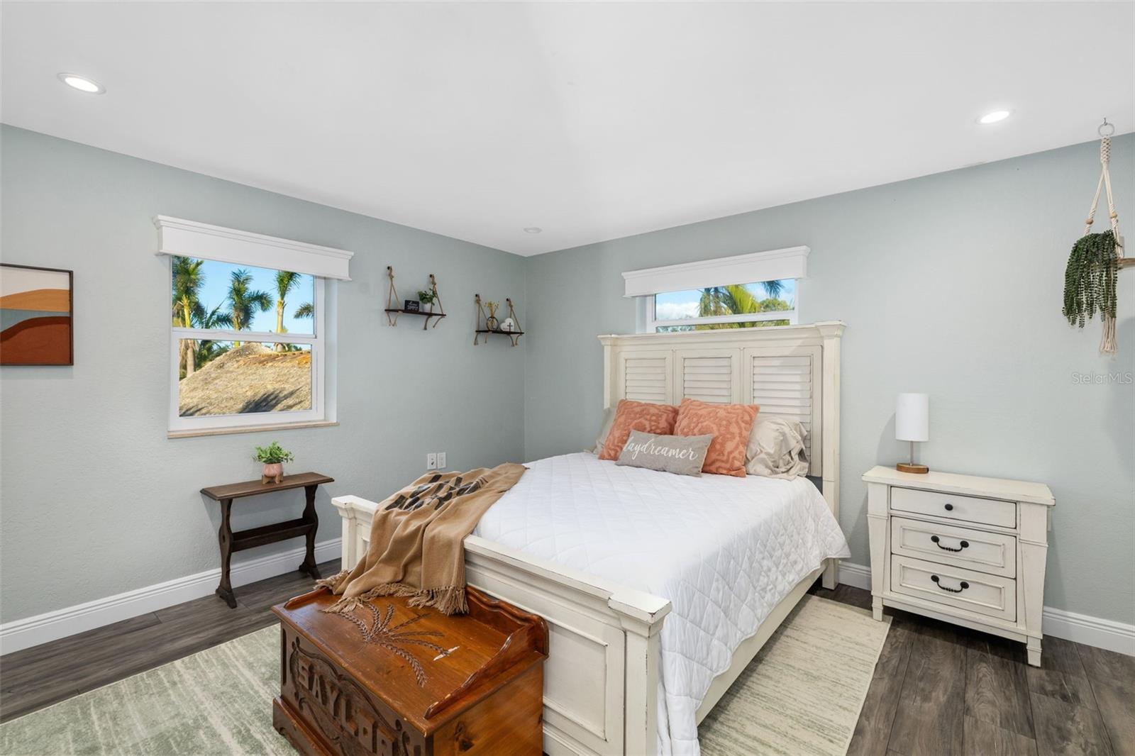 BAY BEACH - Residential