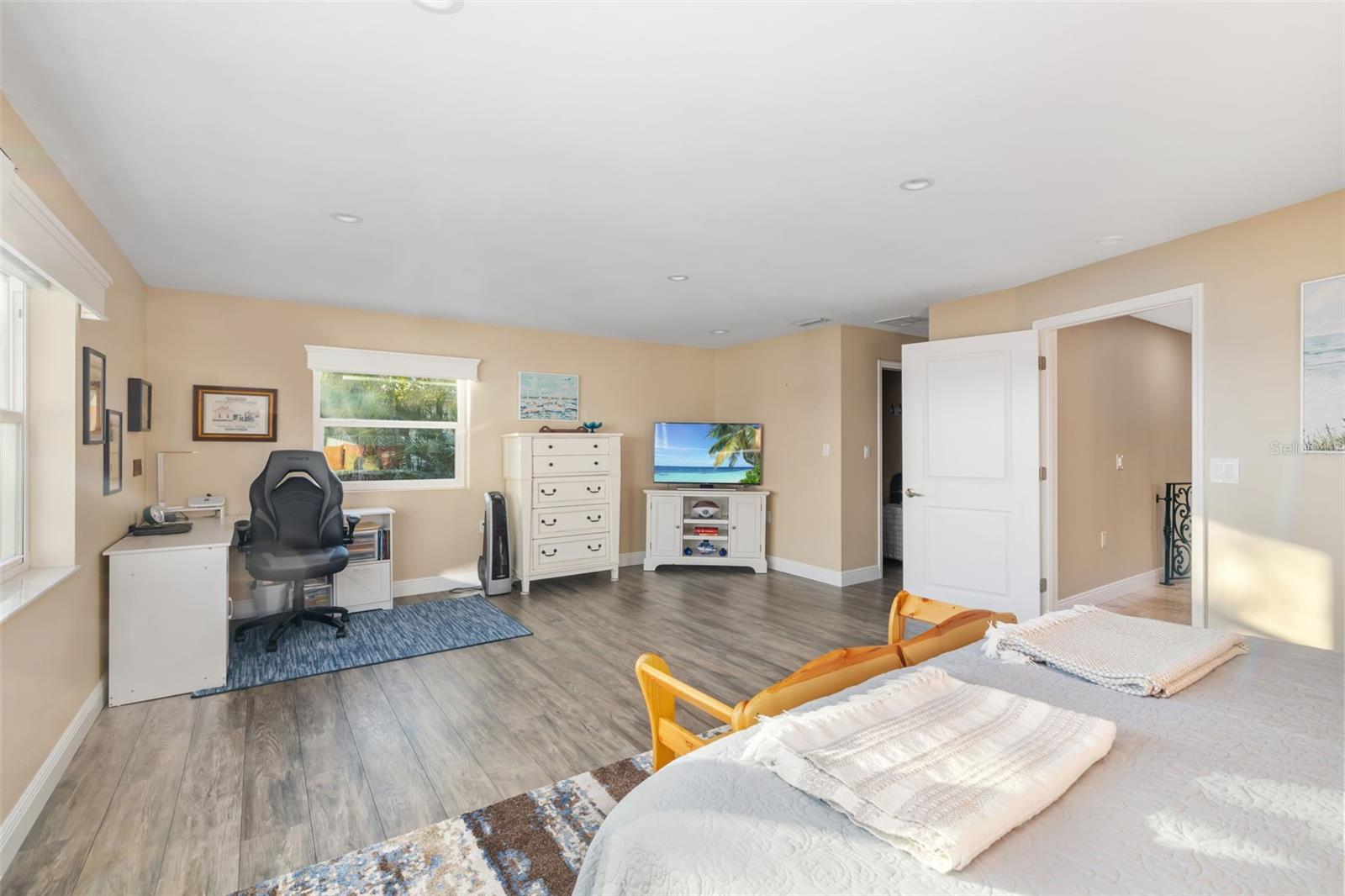 BAY BEACH - Residential