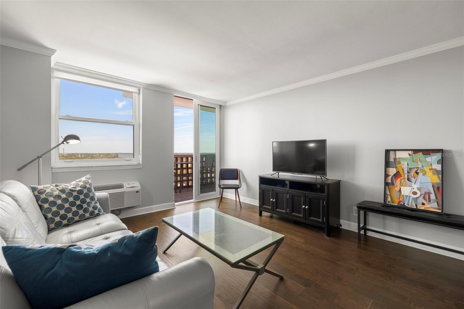 BAYSHORE TOWERS A CONDO - Residential