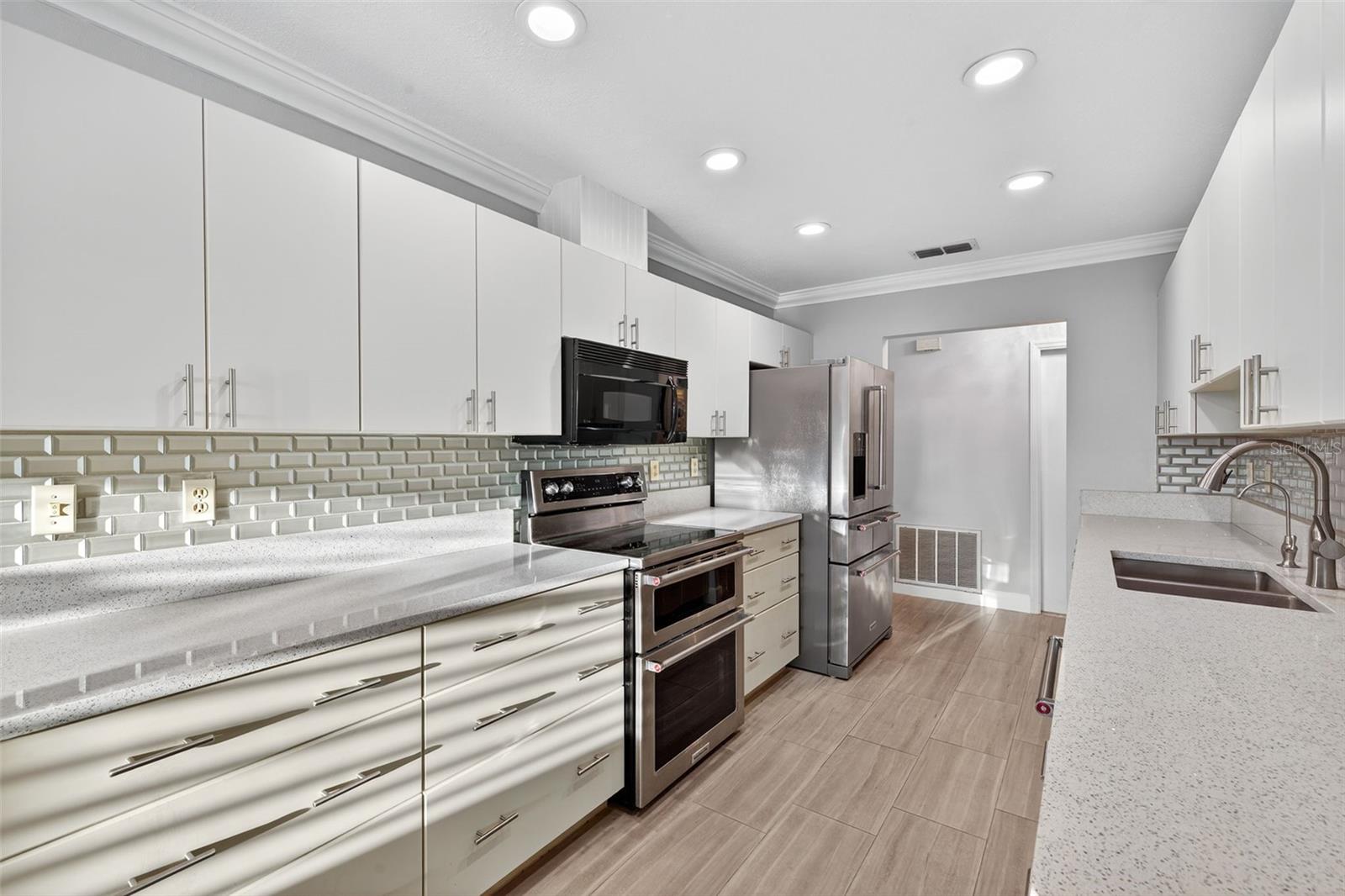 LANCASTER III CONDO - Residential