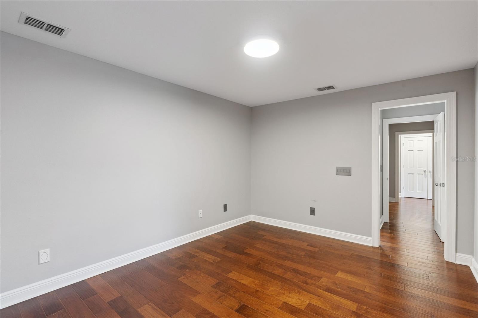 ISLEWORTH - Residential