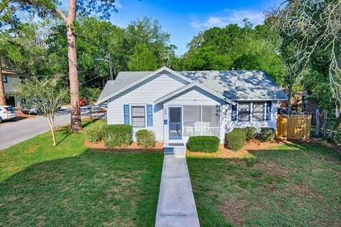Photo of 302 NW 19 Street, Gainesville, FL 32603 (MLS # GC540341)