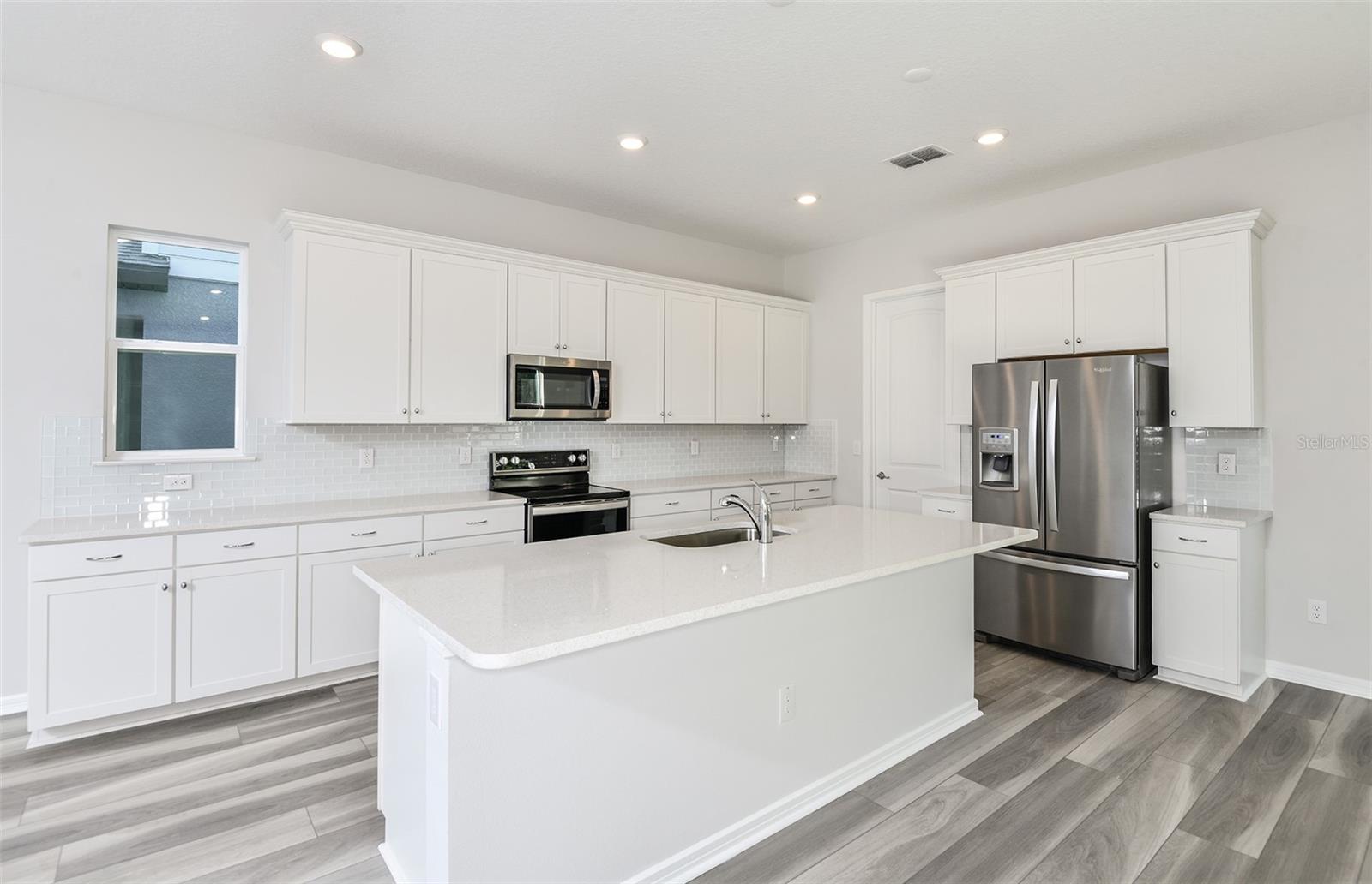 1411 HAMILTON WAY
