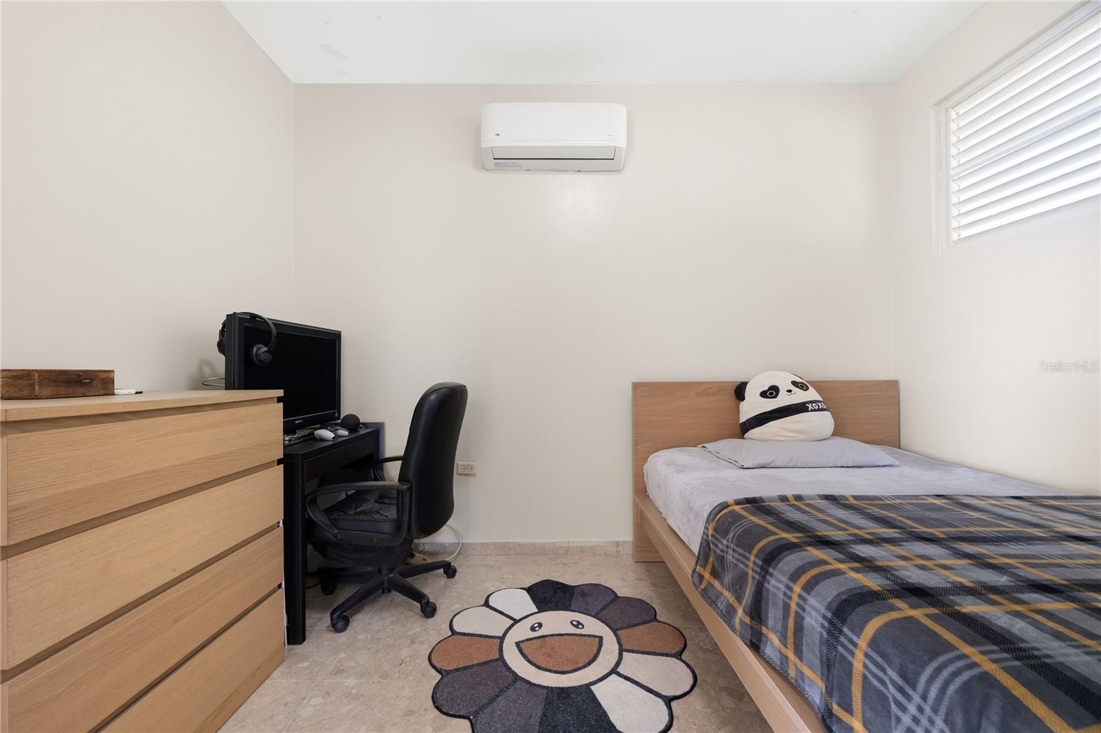 LOS ROBLES - Residential