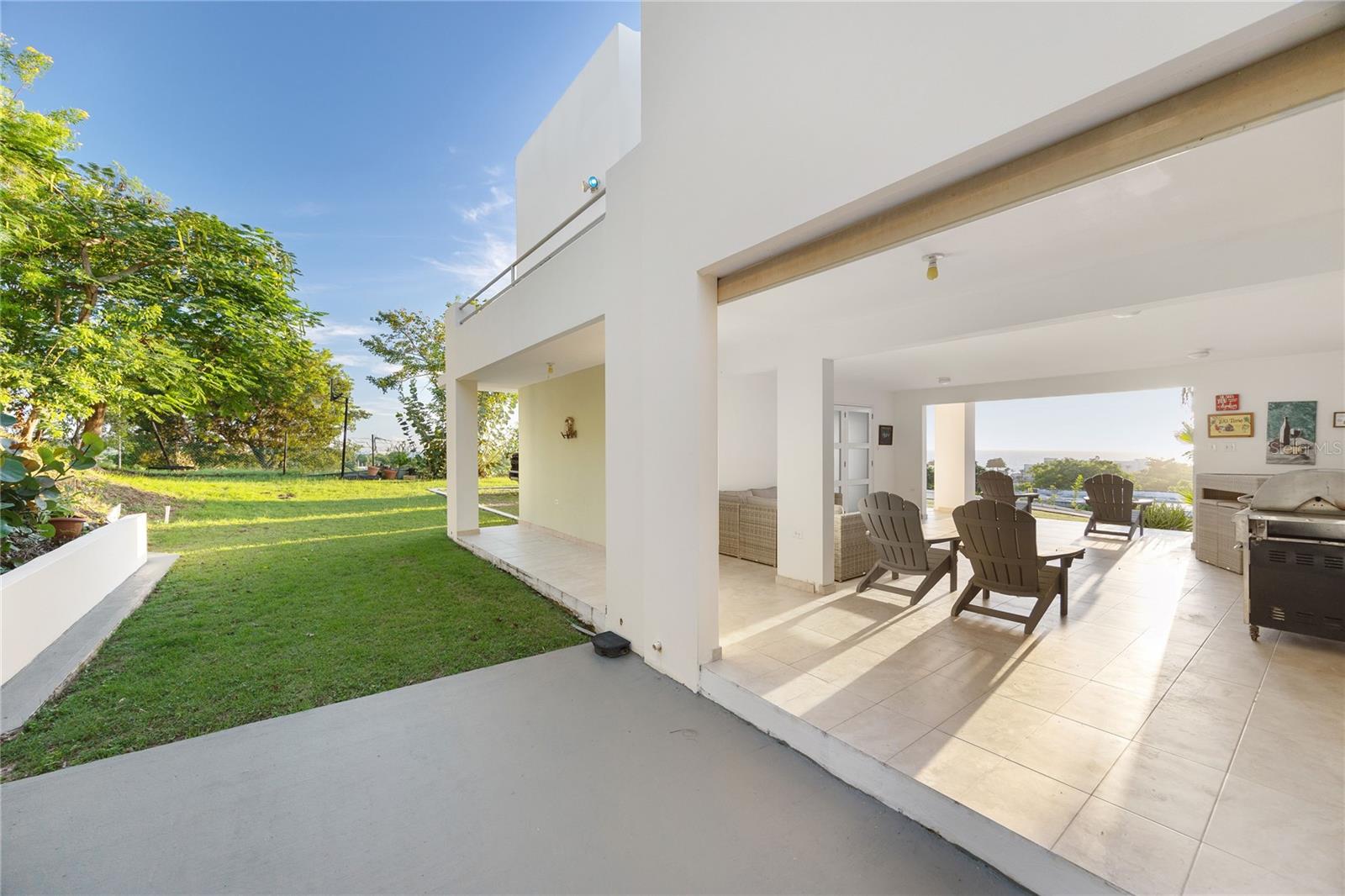 LOS ROBLES - Residential