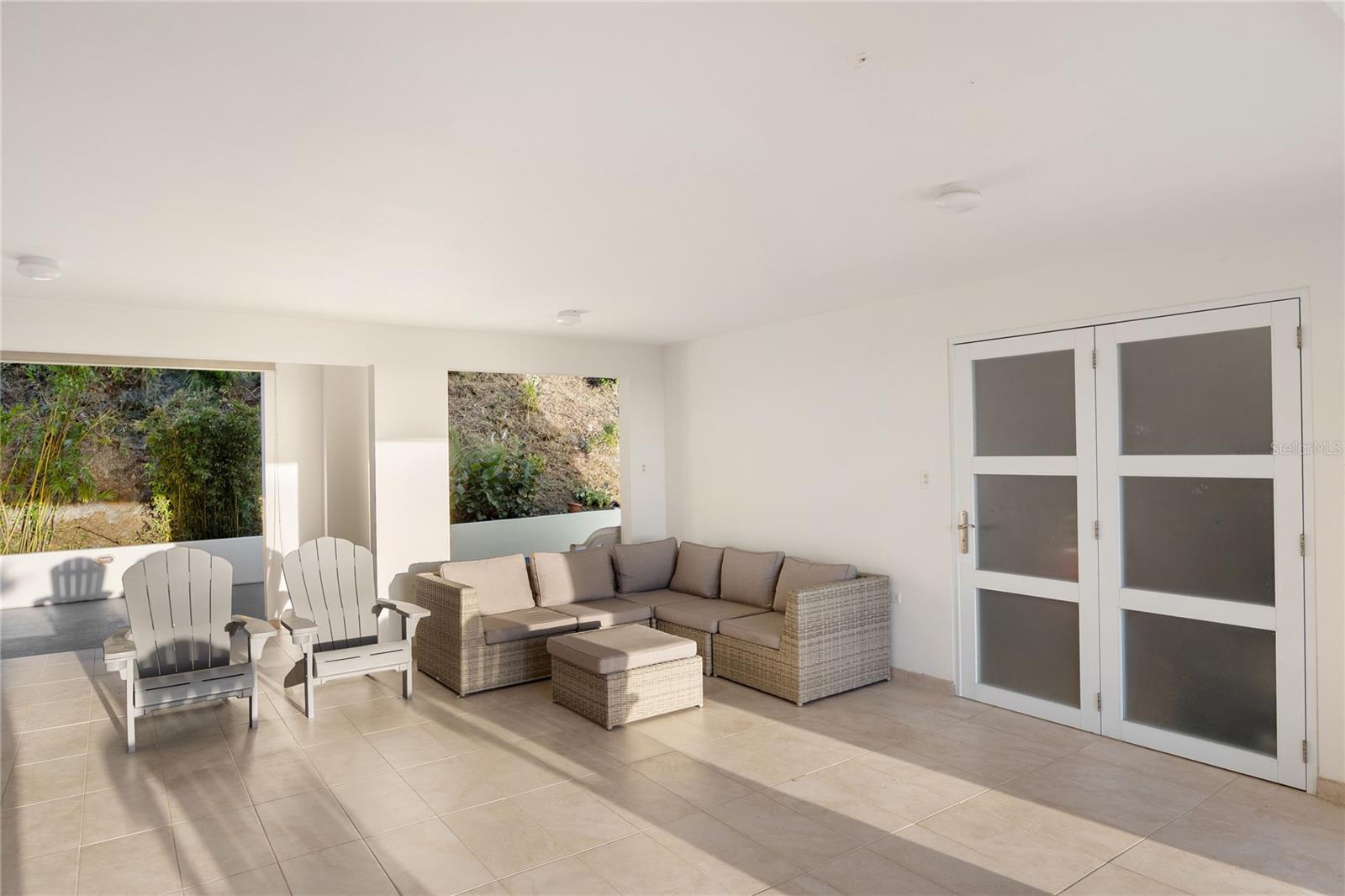 LOS ROBLES - Residential