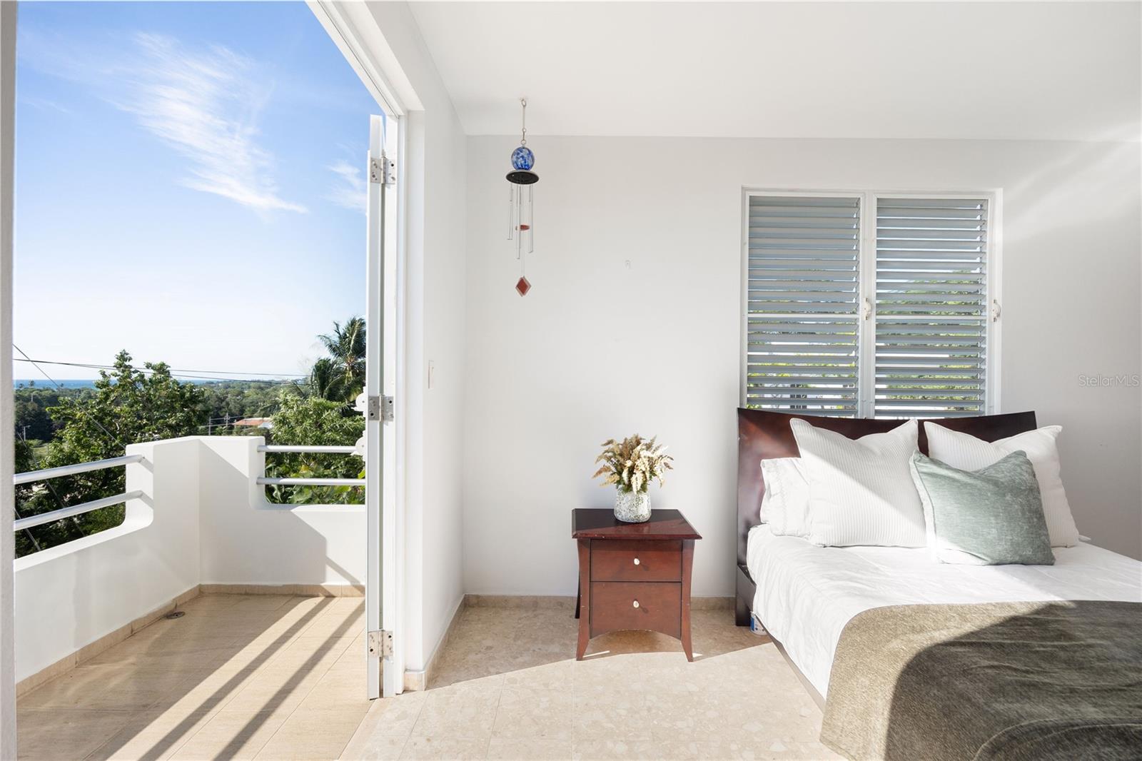 LOS ROBLES - Residential