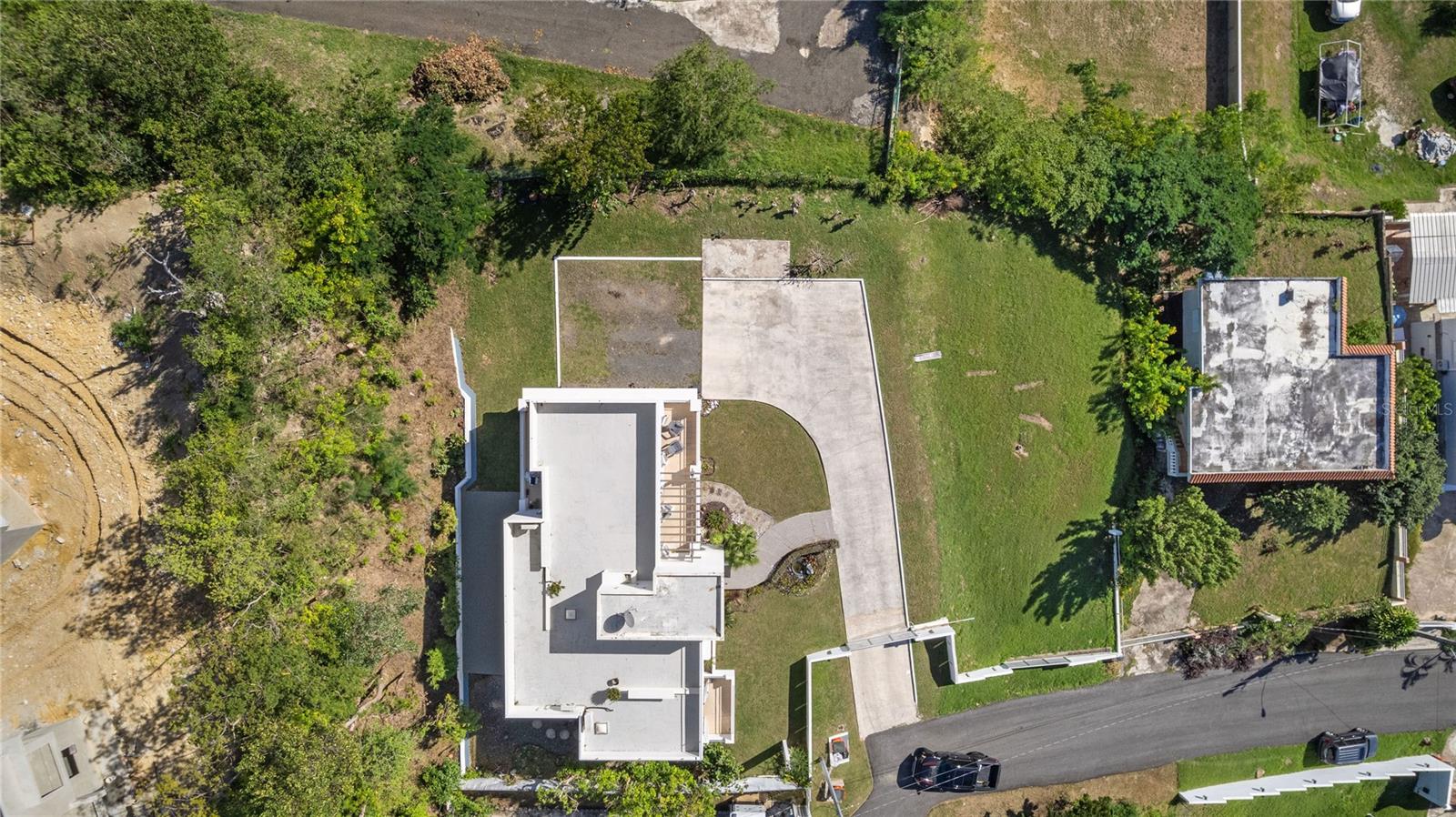 LOS ROBLES - Residential