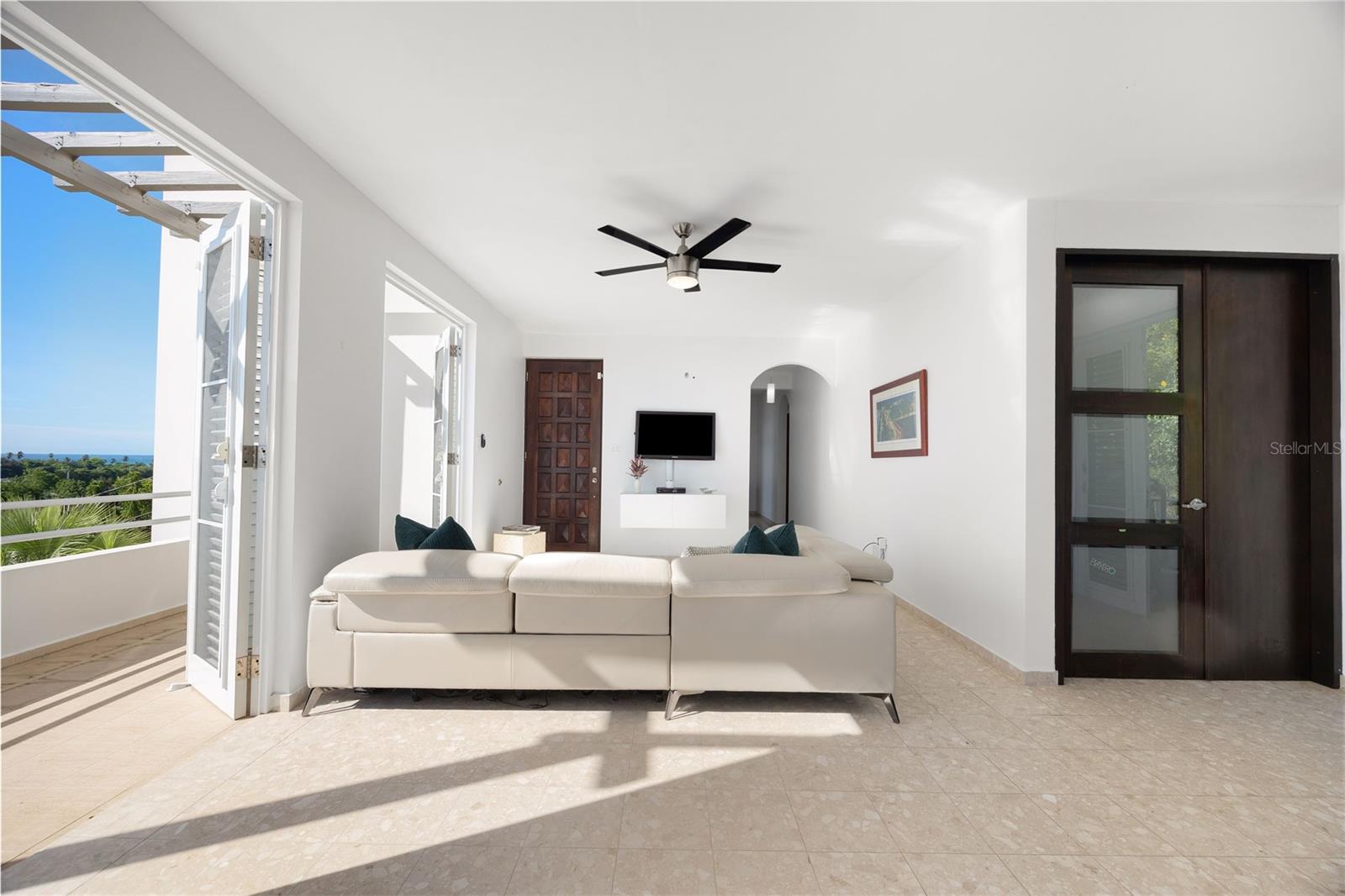 LOS ROBLES - Residential