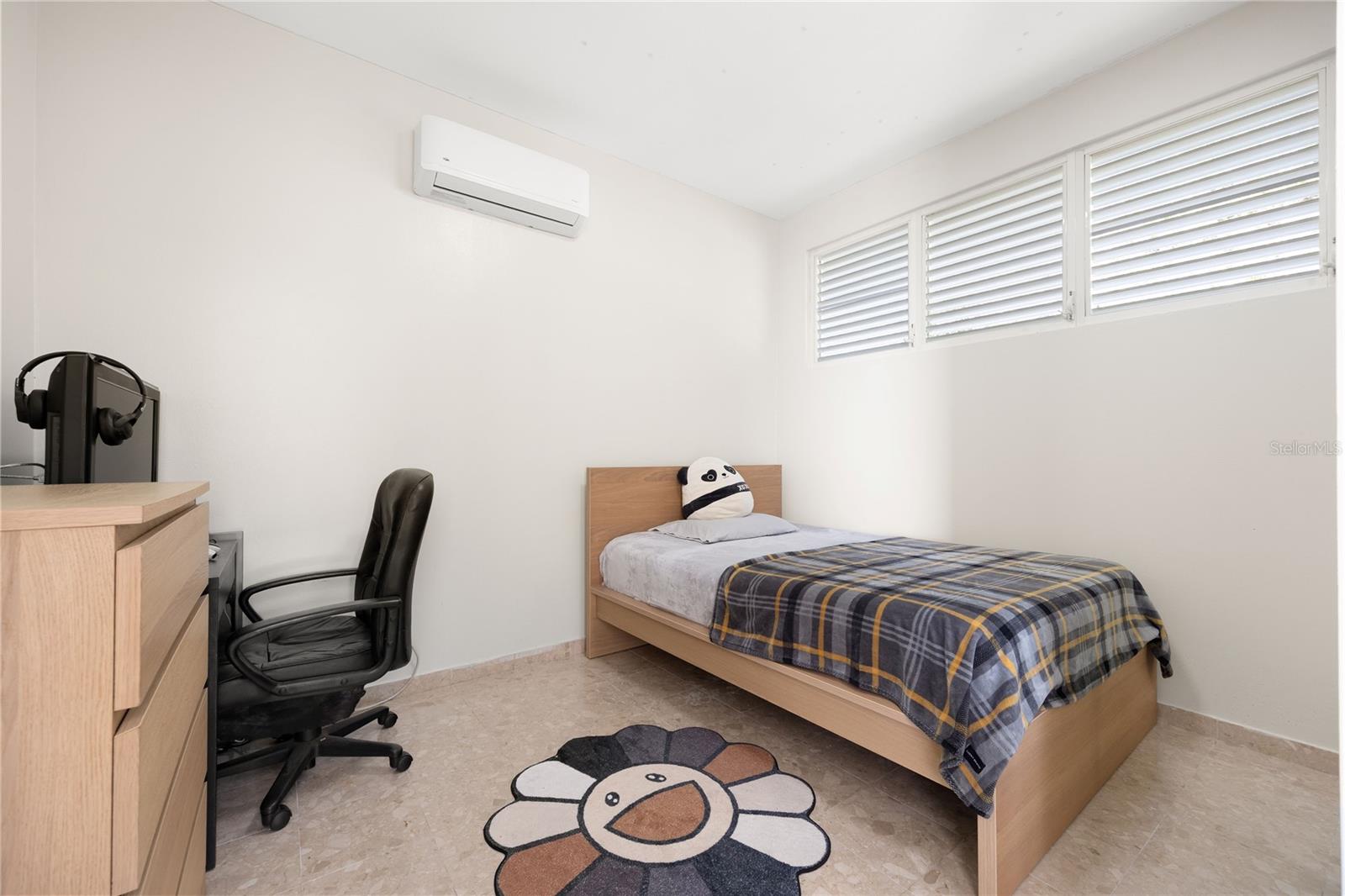 LOS ROBLES - Residential