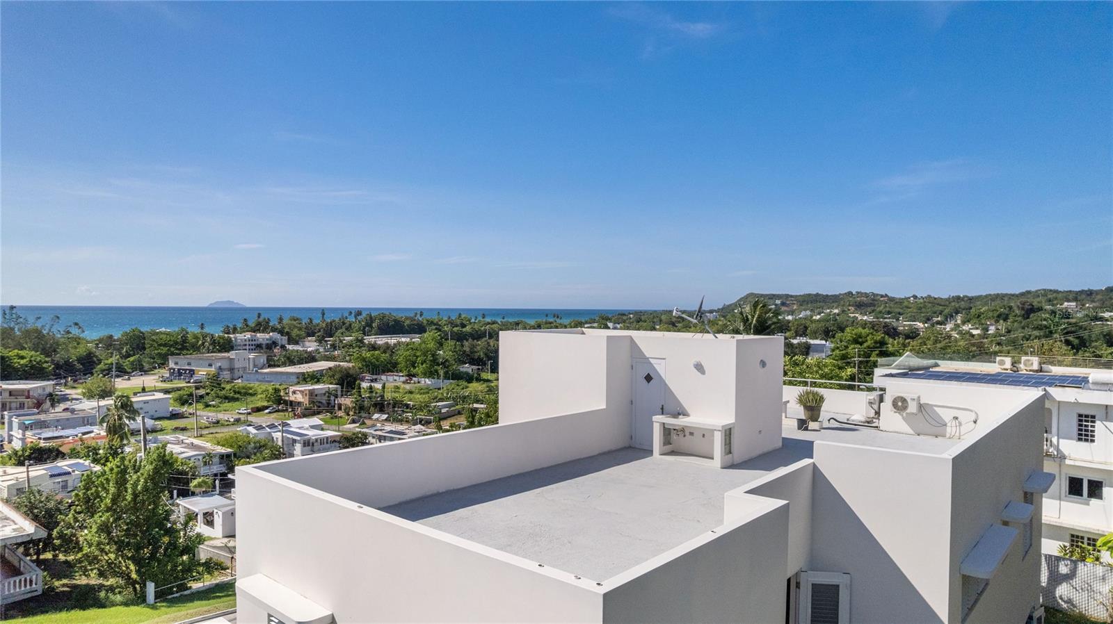 LOS ROBLES - Residential