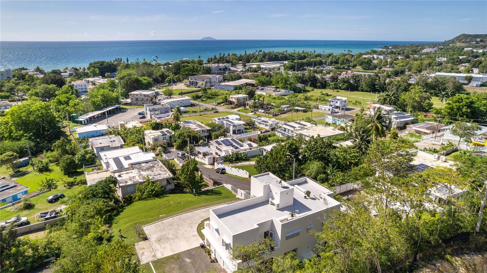 LOS ROBLES - Residential