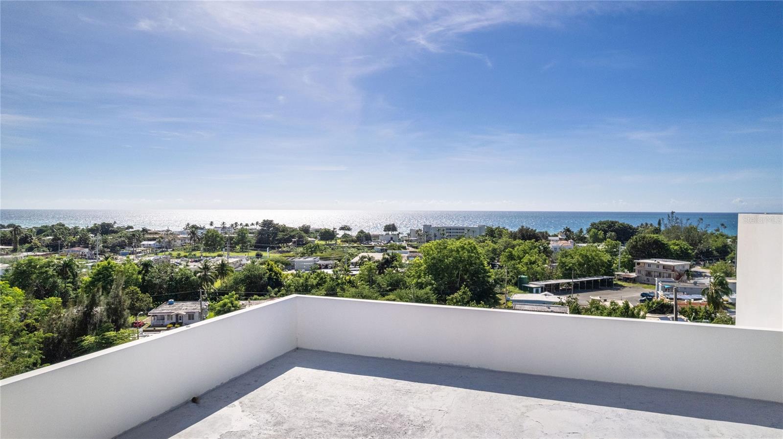 LOS ROBLES - Residential