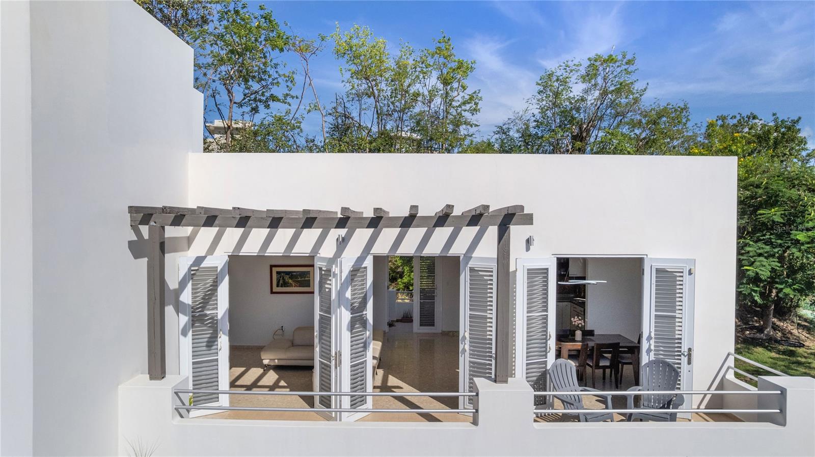 LOS ROBLES - Residential