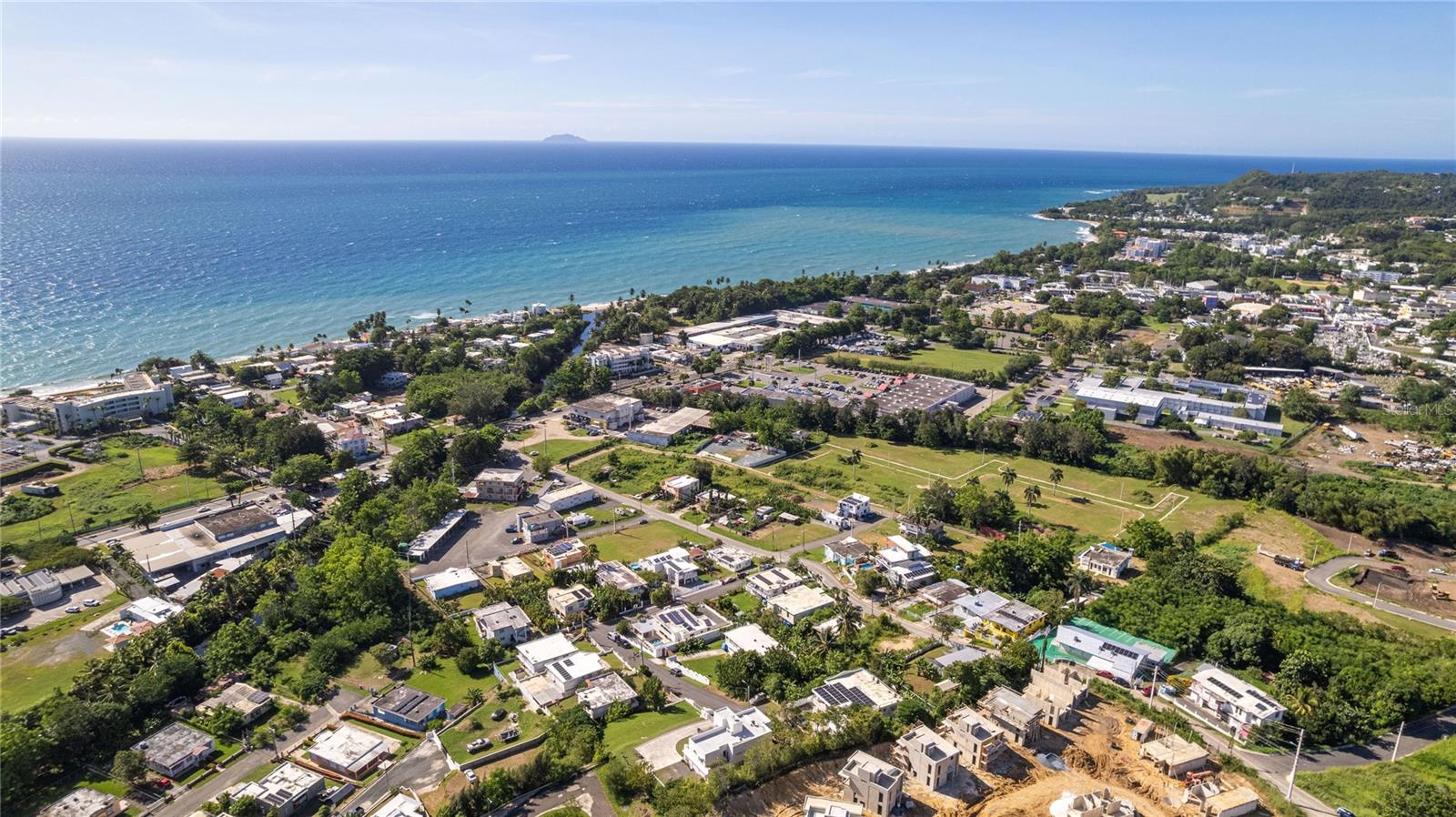 LOS ROBLES - Residential