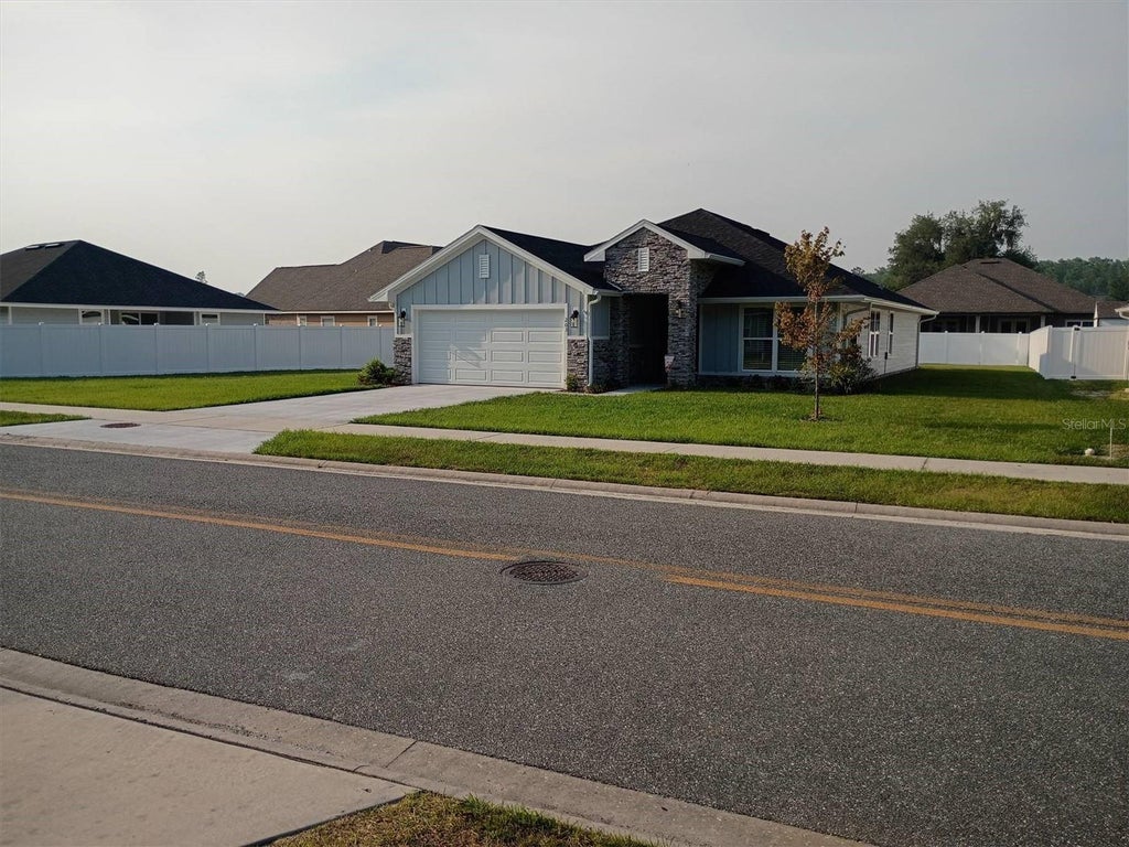 Photo of 203 SW Silver Palm Drive, Lake City, FL 32024 (MLS # TB8554397)